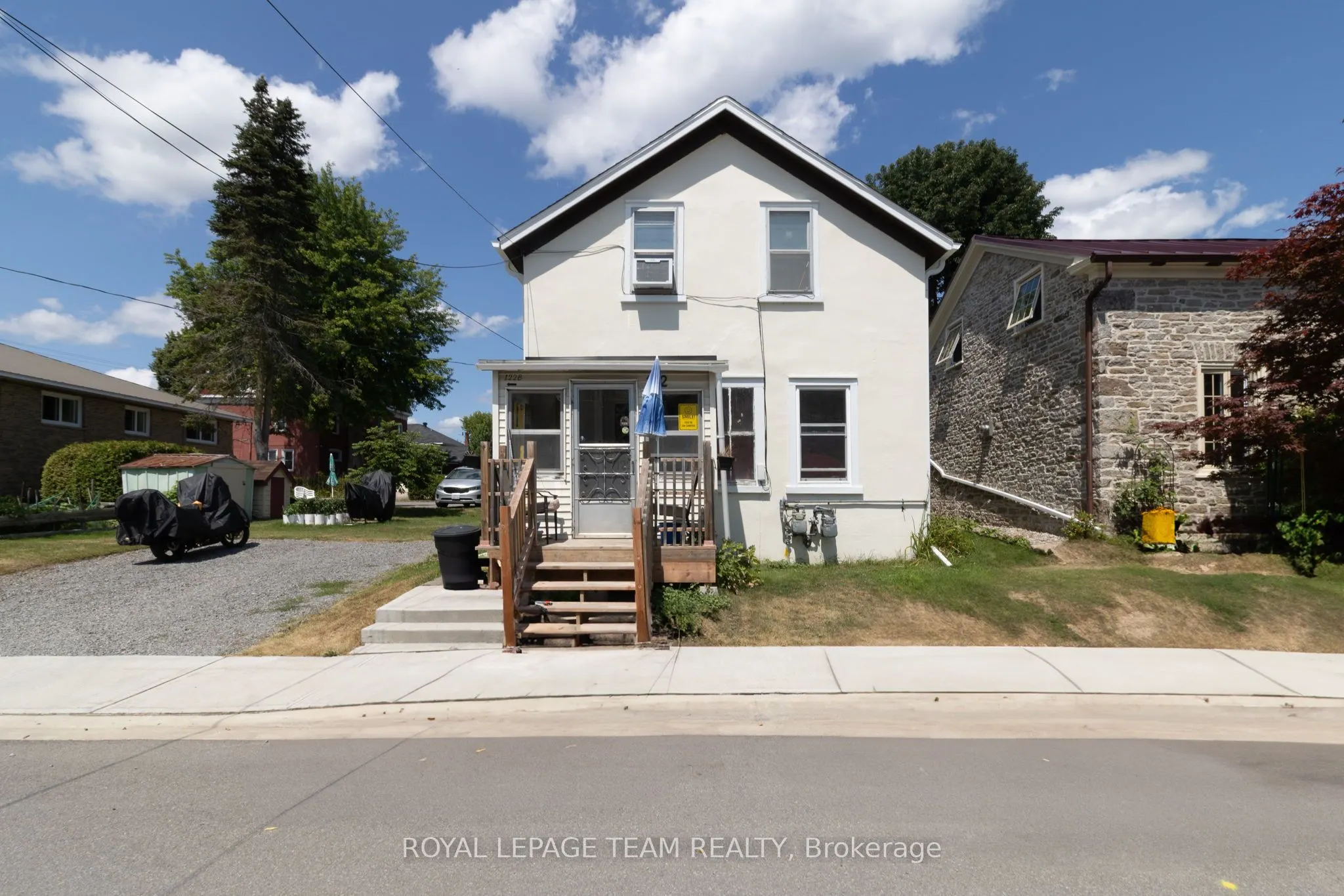 122 Dibble Street E