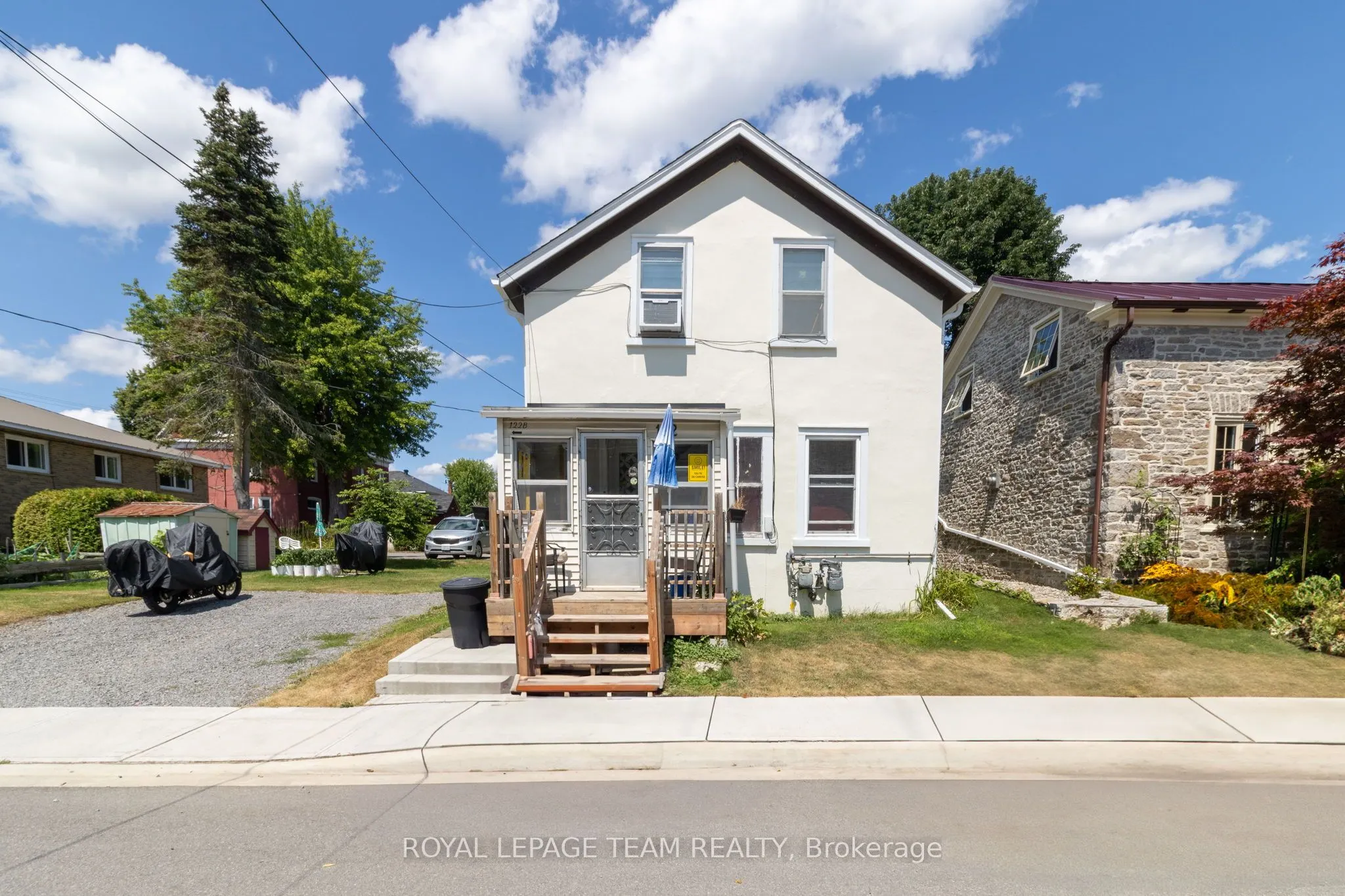 122 Dibble Street E