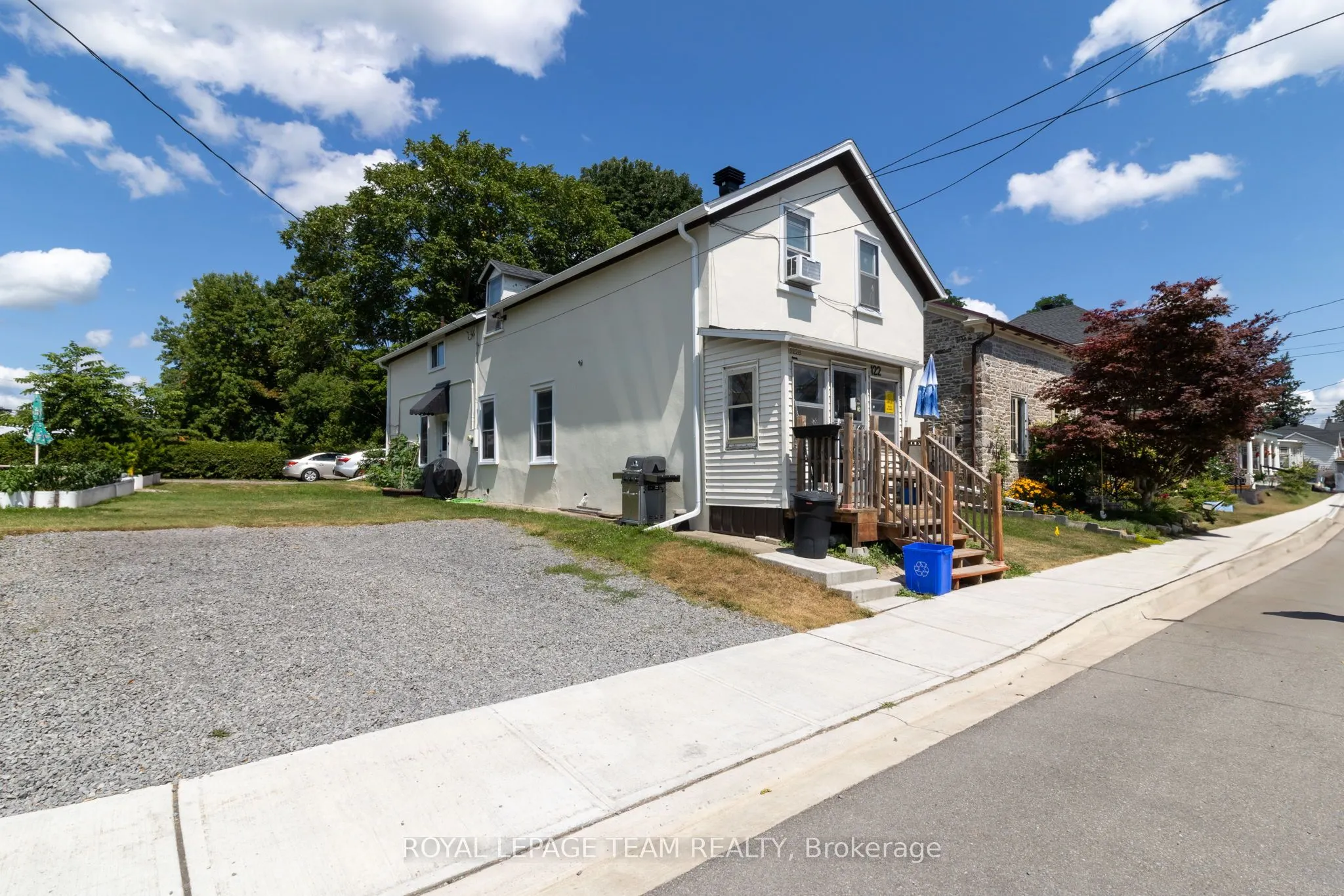 122 Dibble Street E