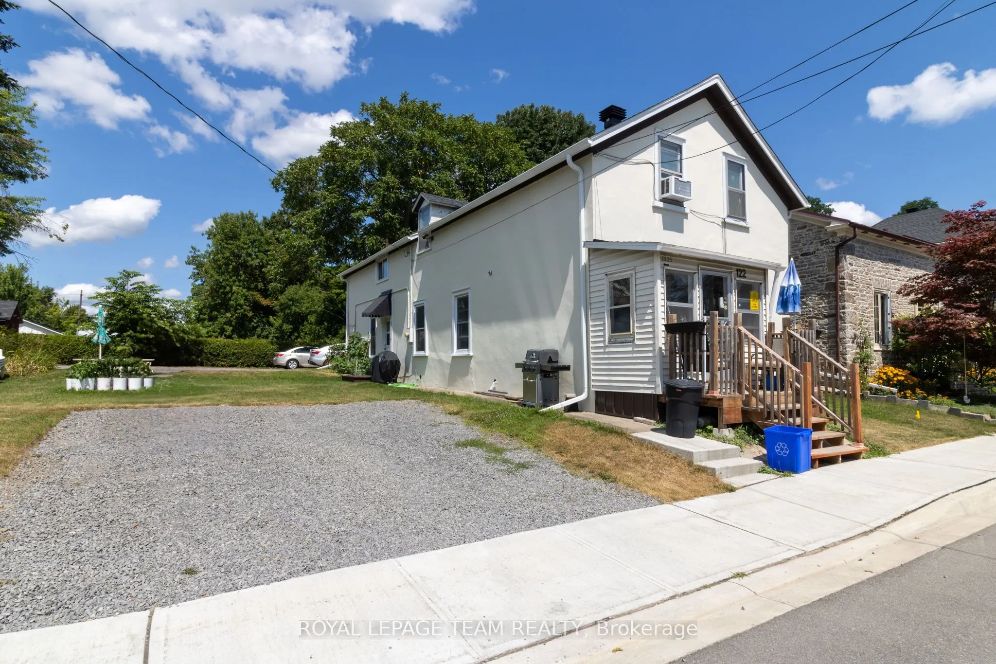 122 Dibble Street E