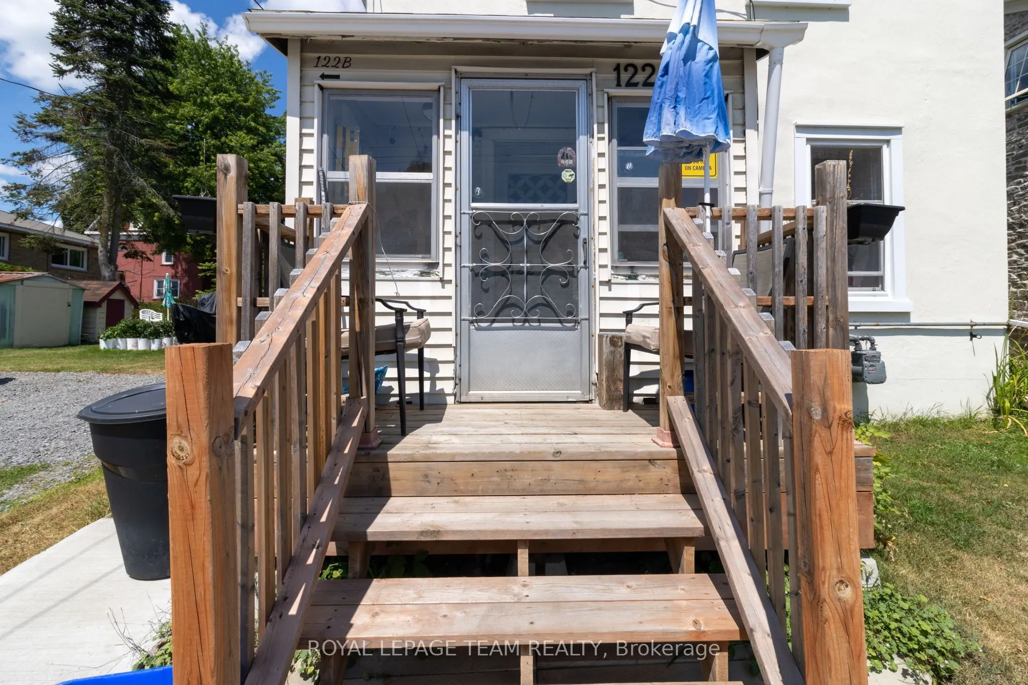 122 Dibble Street E