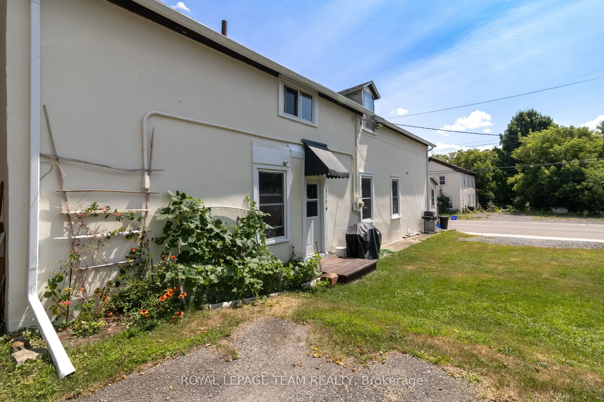 122 Dibble Street E
