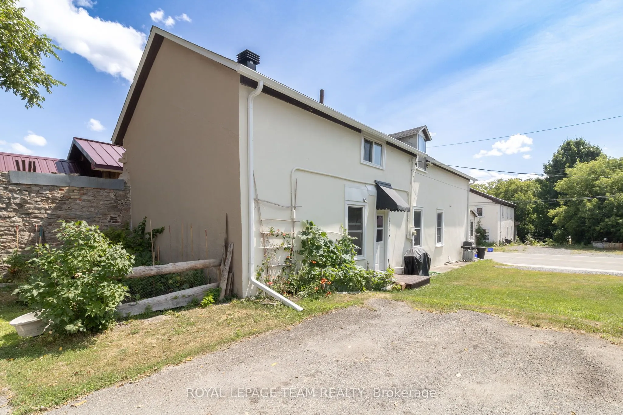 122 Dibble Street E