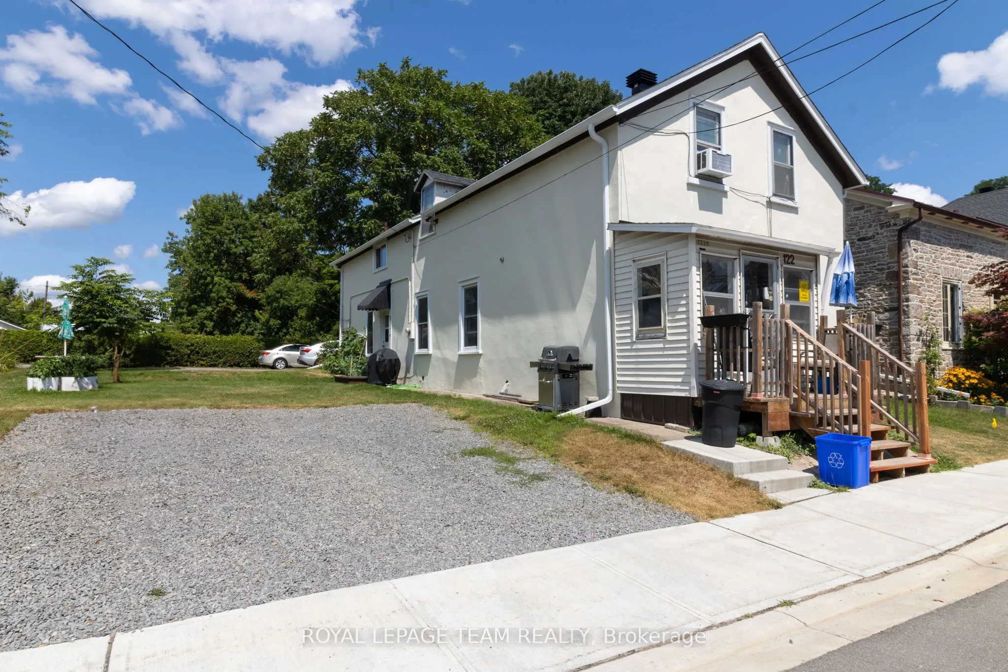 122 Dibble Street E