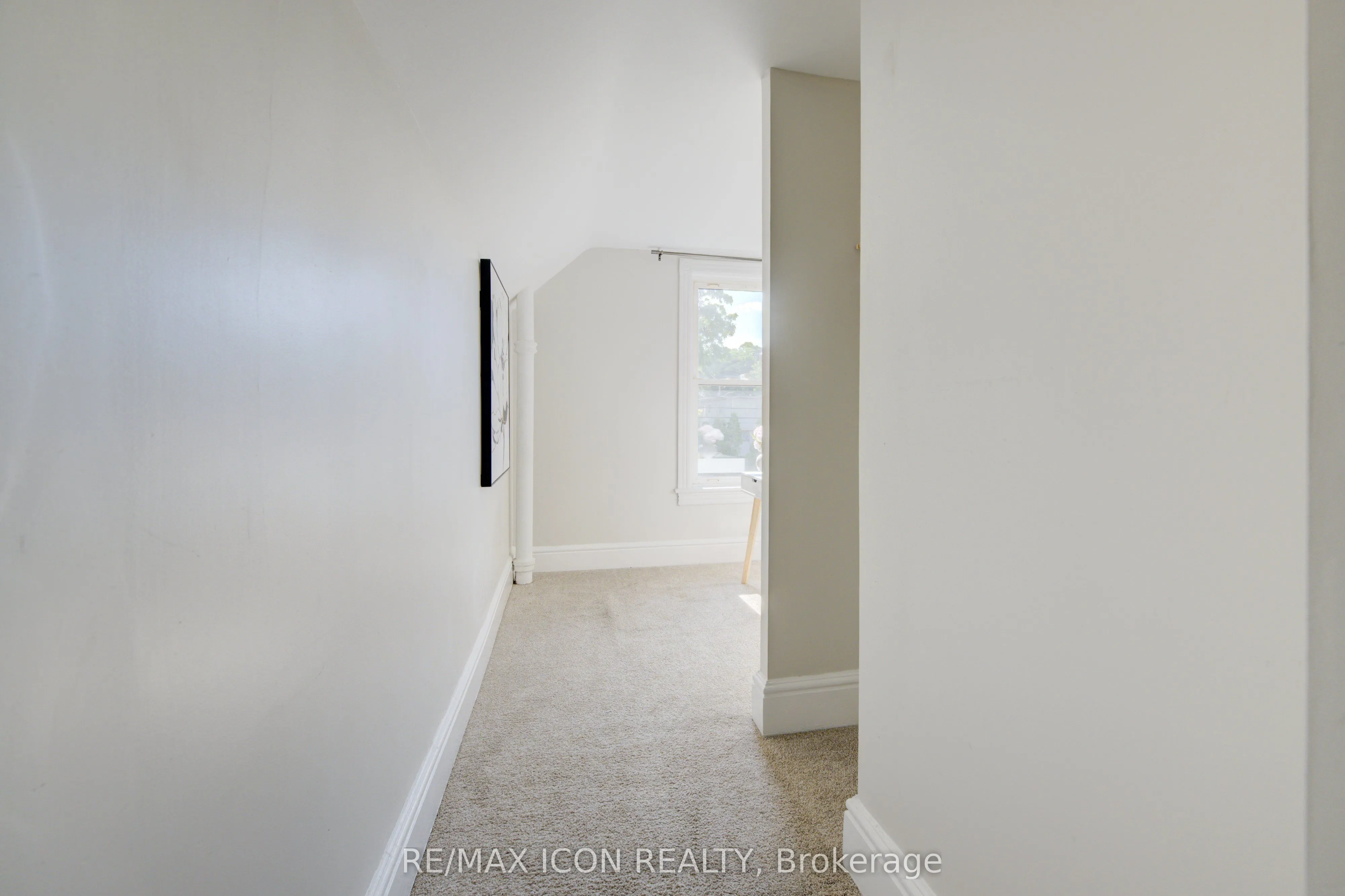 81 George Street N