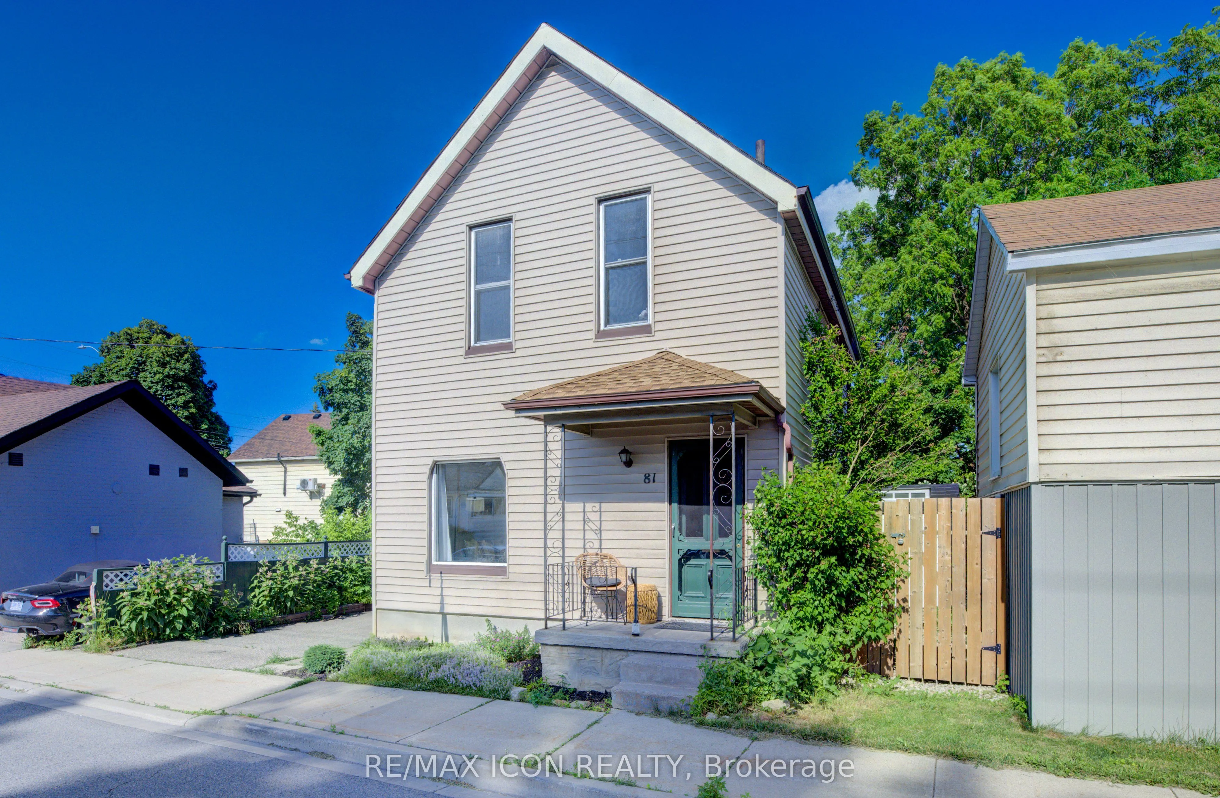 81 George Street N