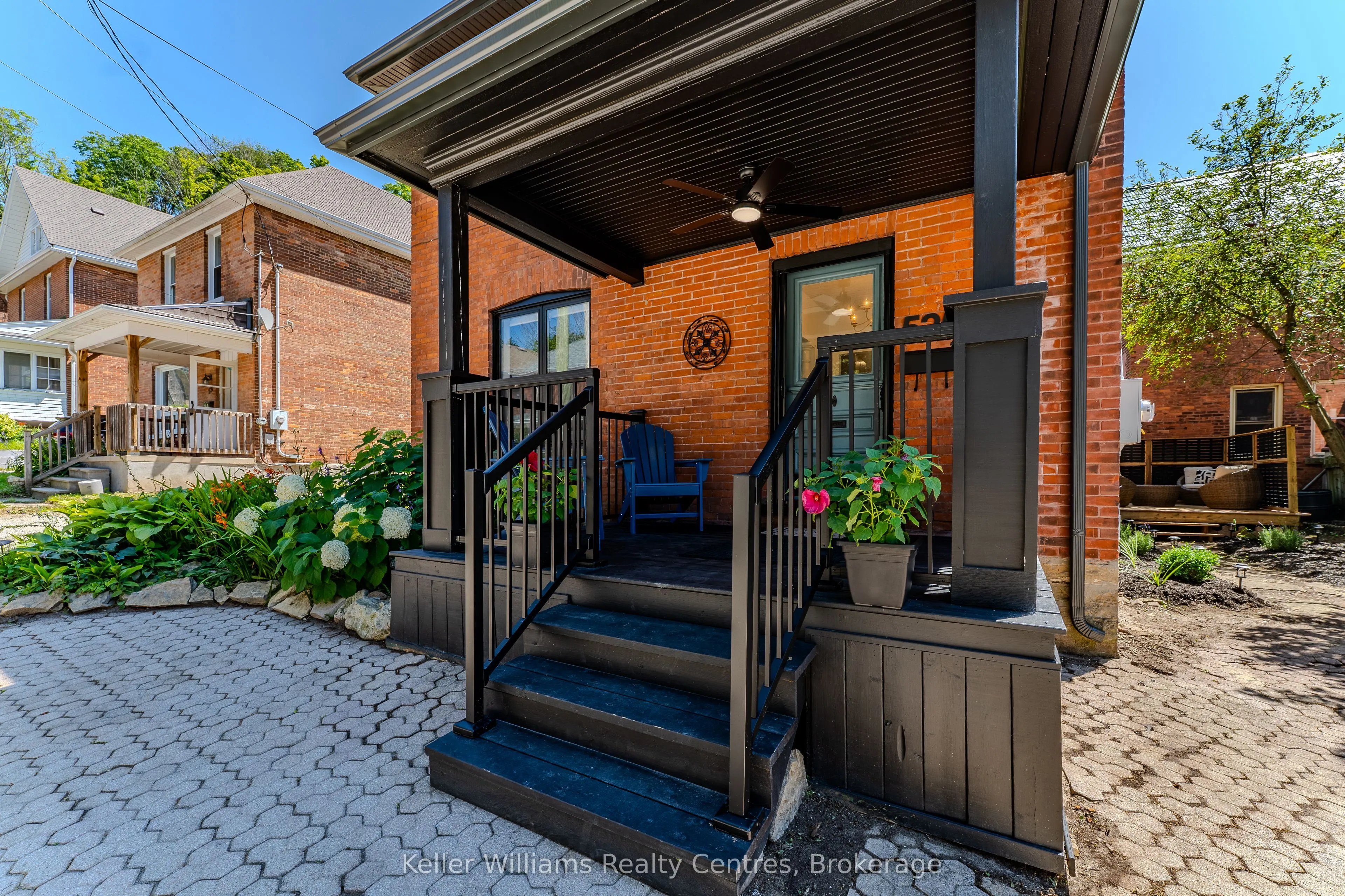 525 8th St A E