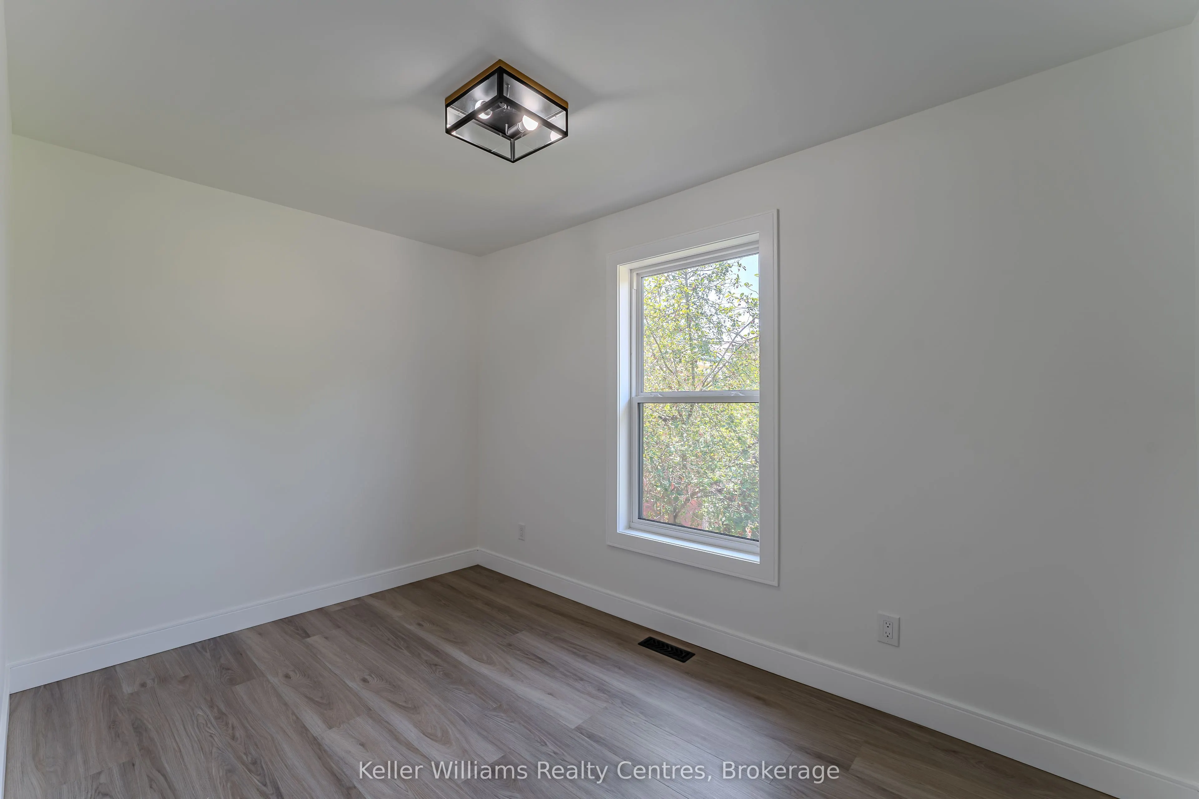 525 8th St A E