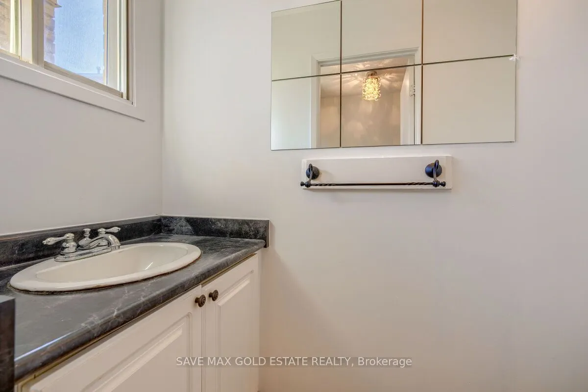125 Sekura Crescent, #1