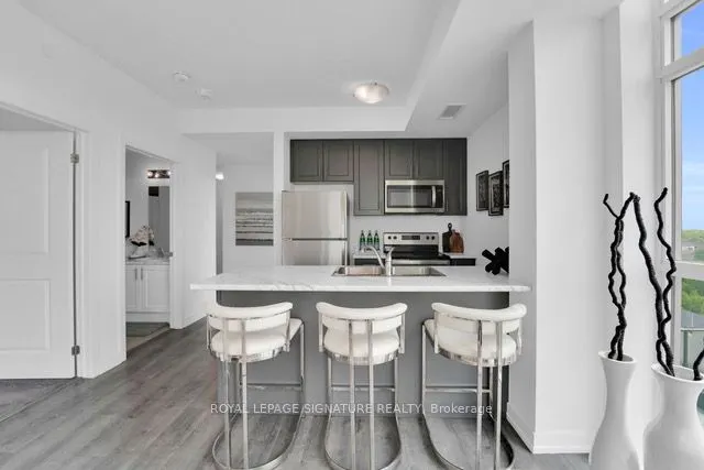 450 Dundas Street E, #1011