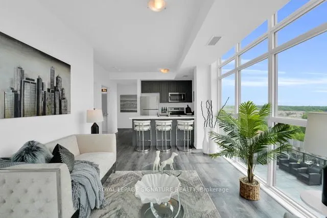 450 Dundas Street E, #1011