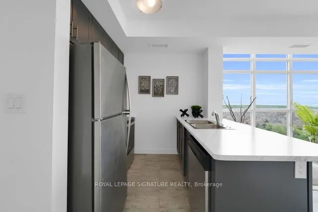 450 Dundas Street E, #1011