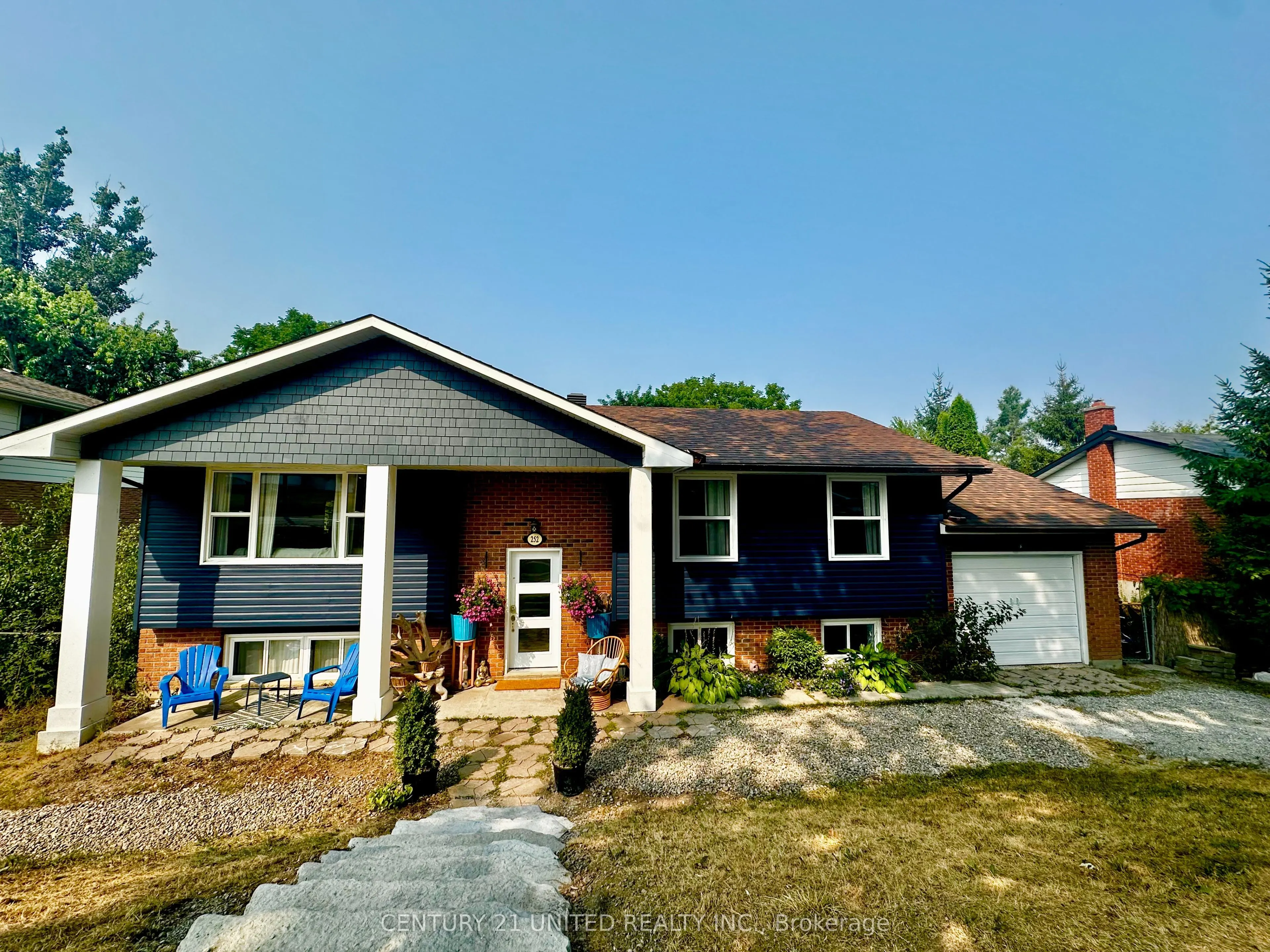 252 Queen Street