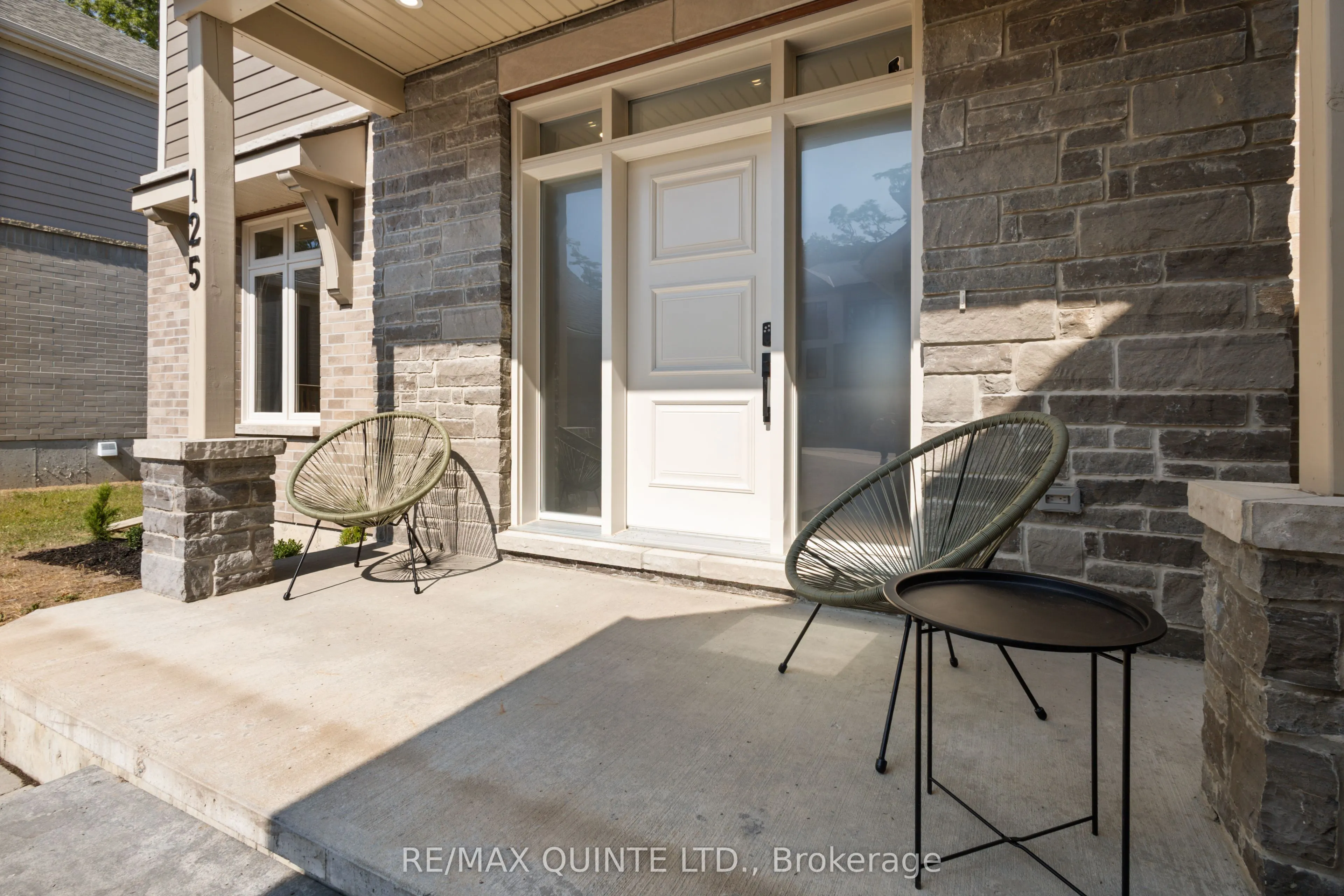 125 Villeneuve Drive