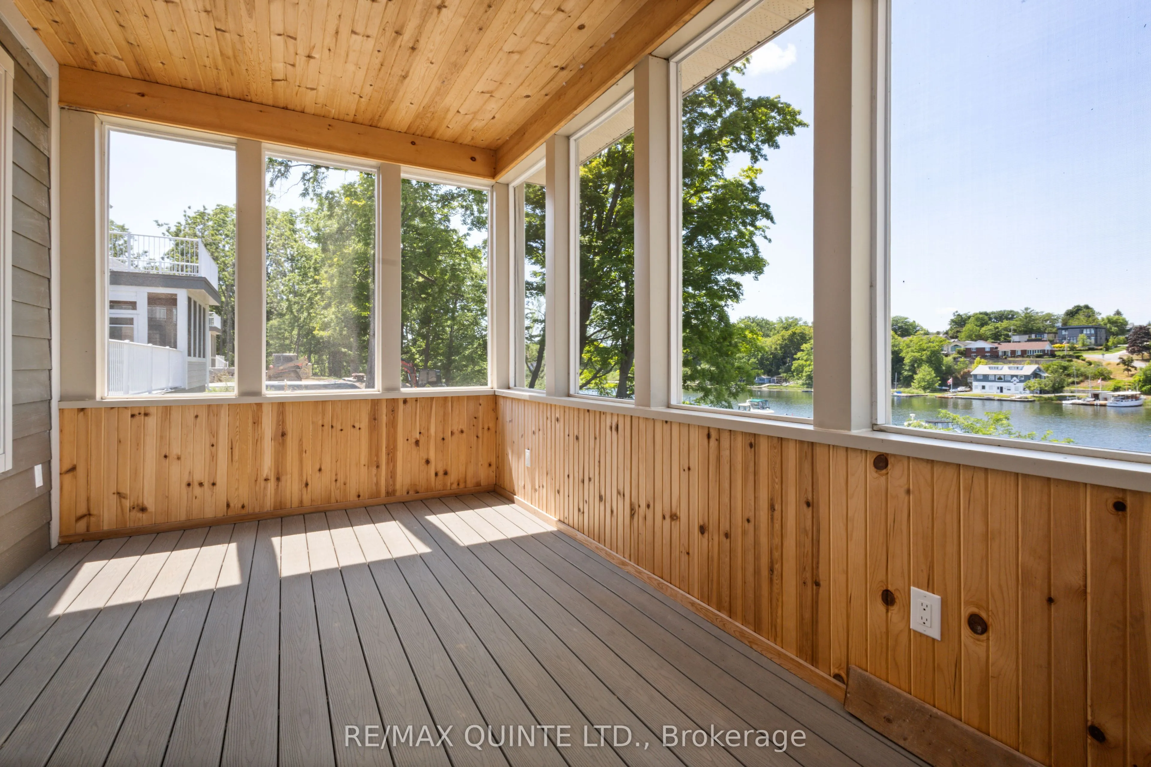 125 Villeneuve Drive