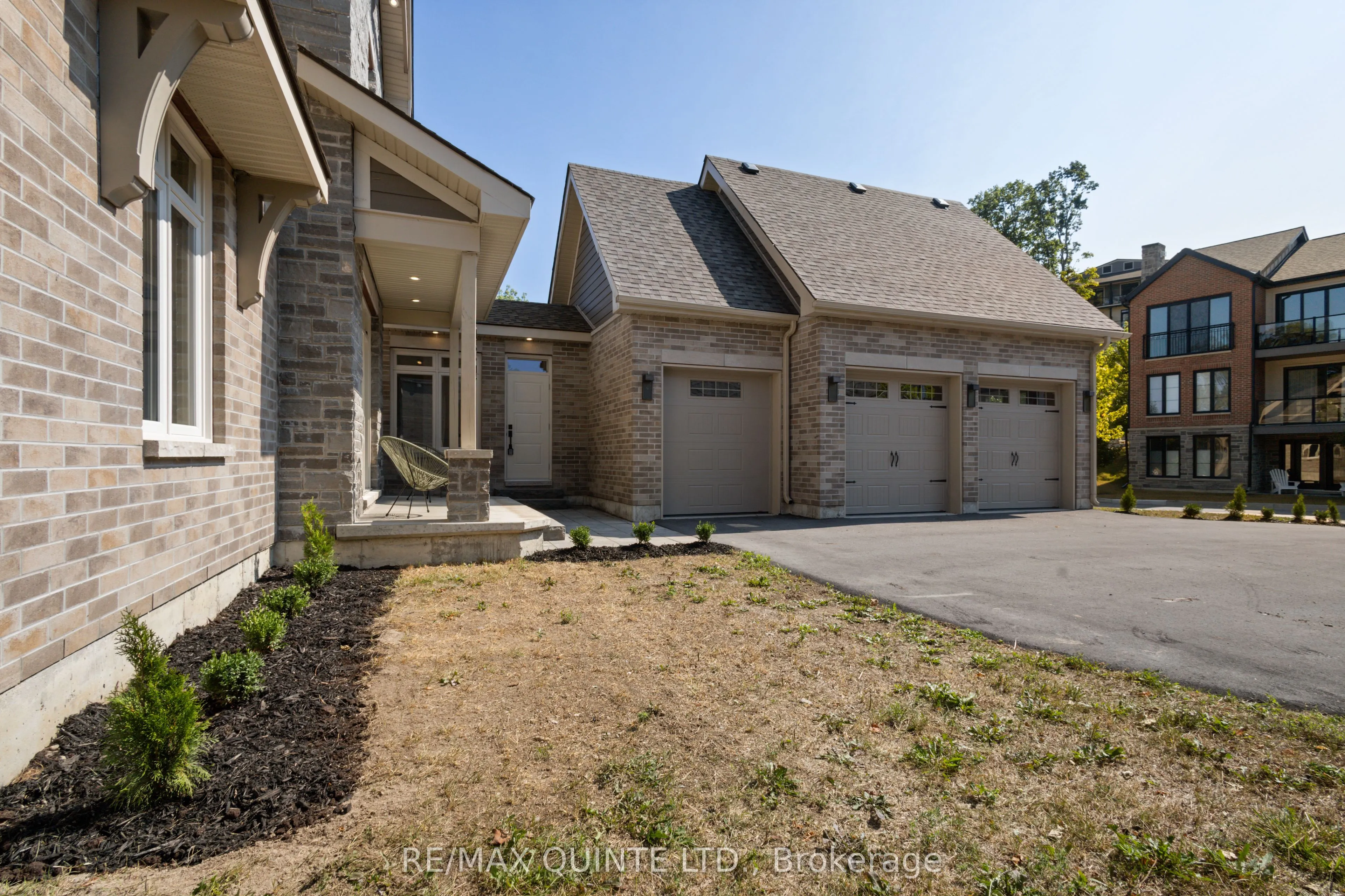 125 Villeneuve Drive
