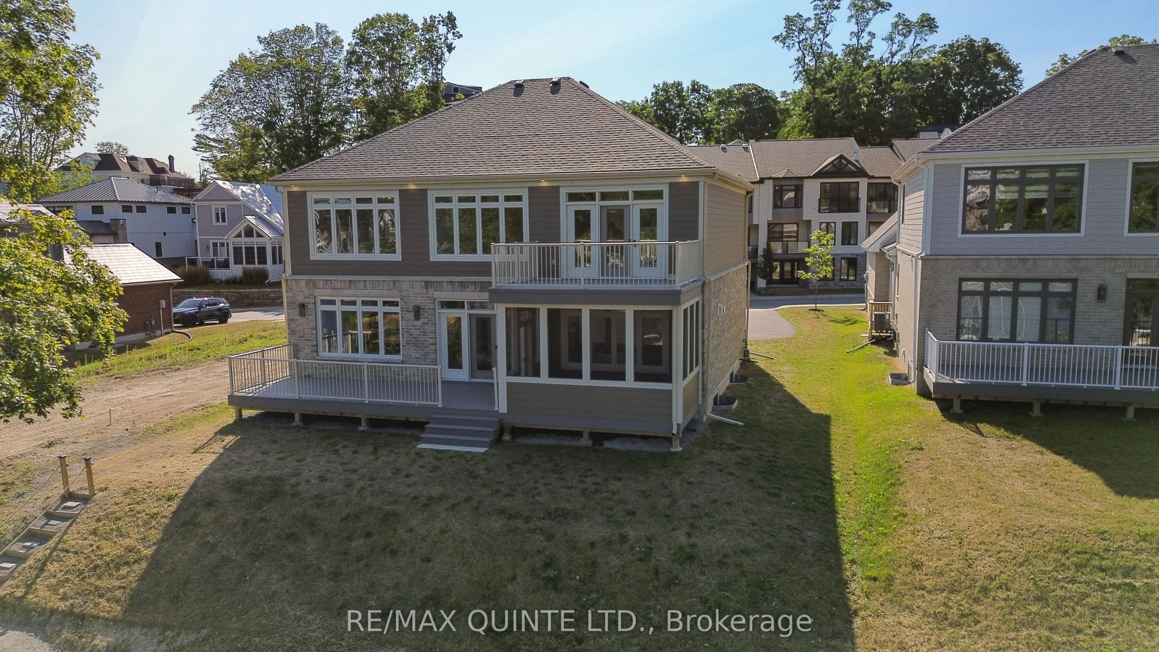 125 Villeneuve Drive
