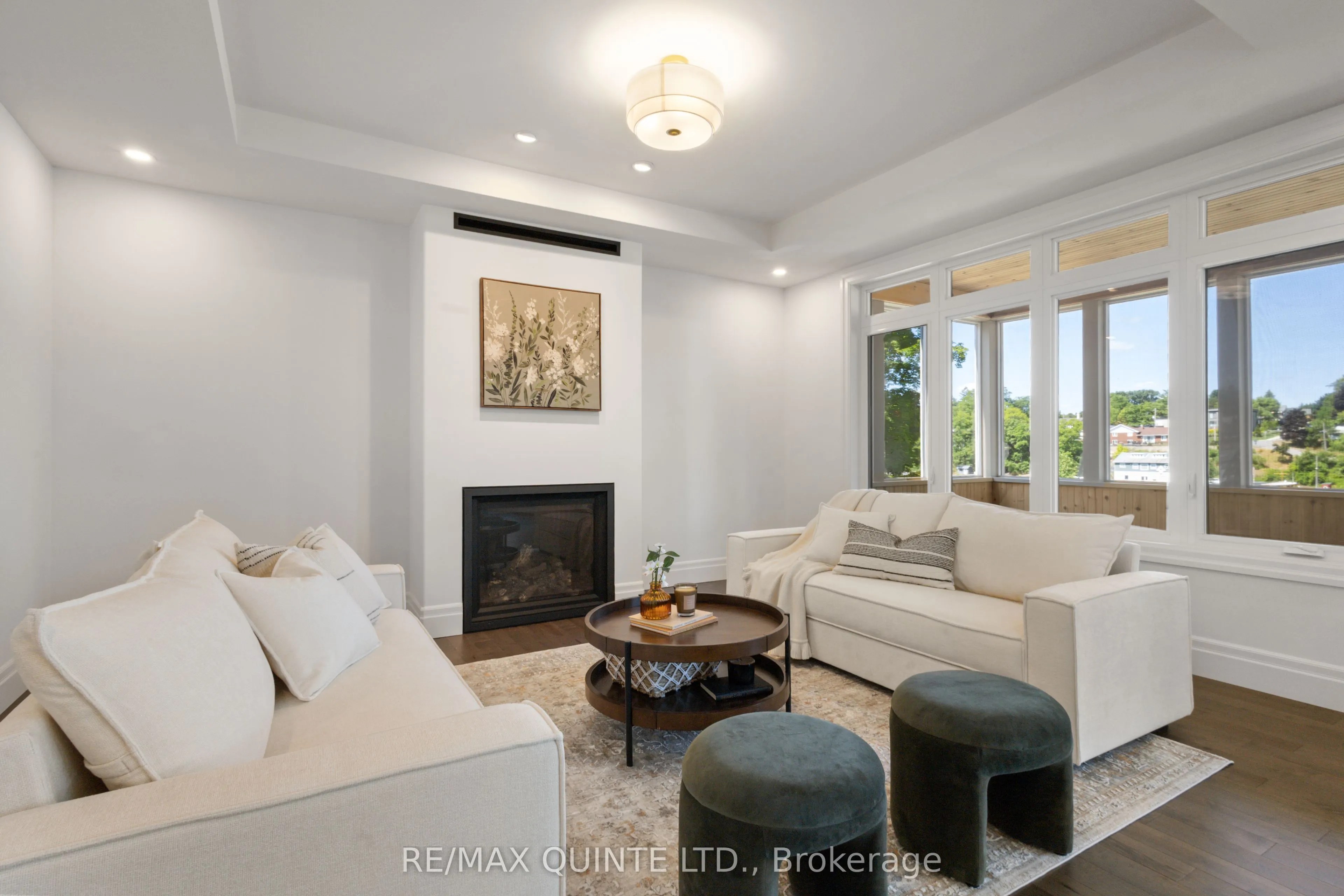 125 Villeneuve Drive