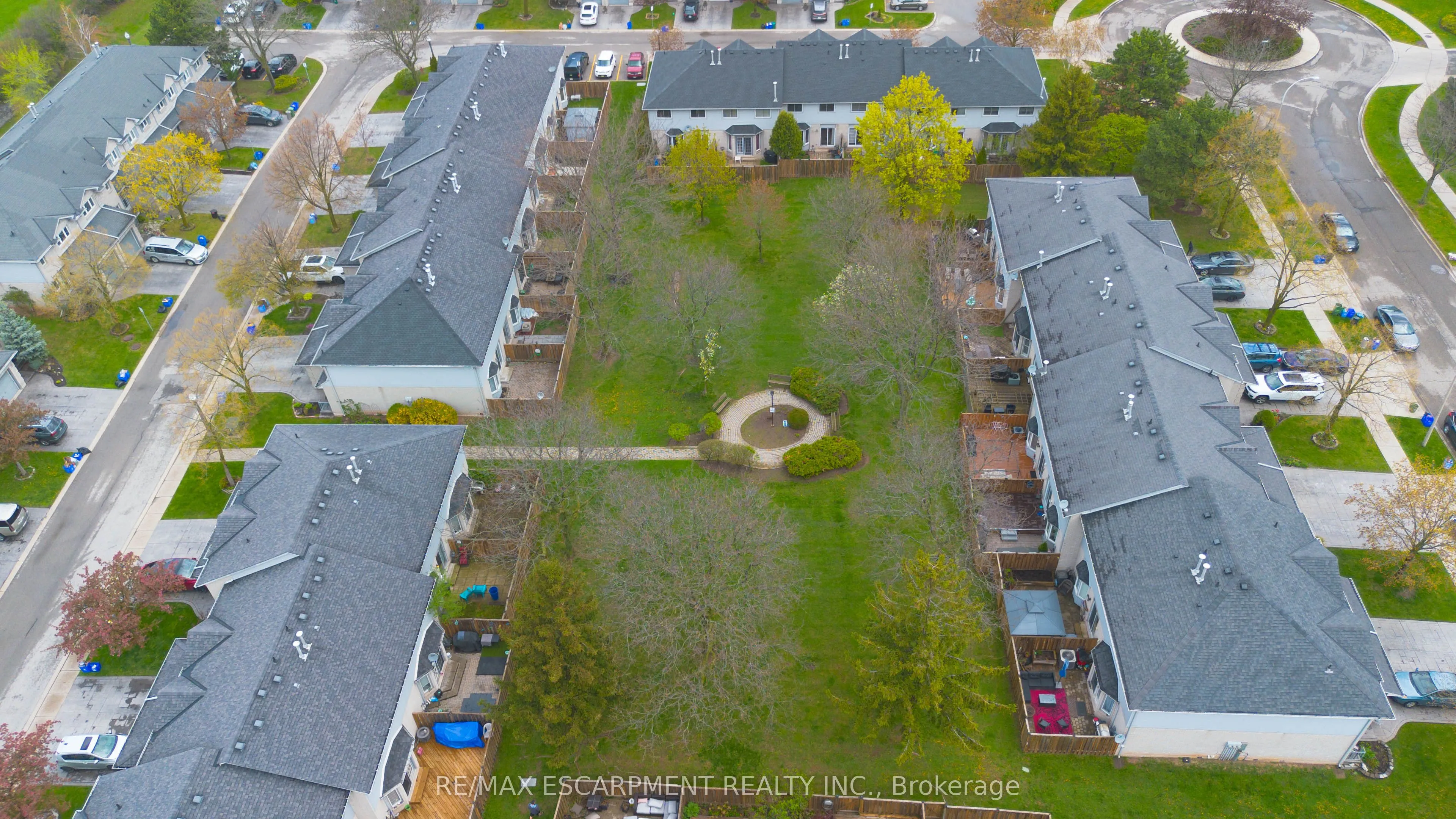 1 Royalwood Court, #55