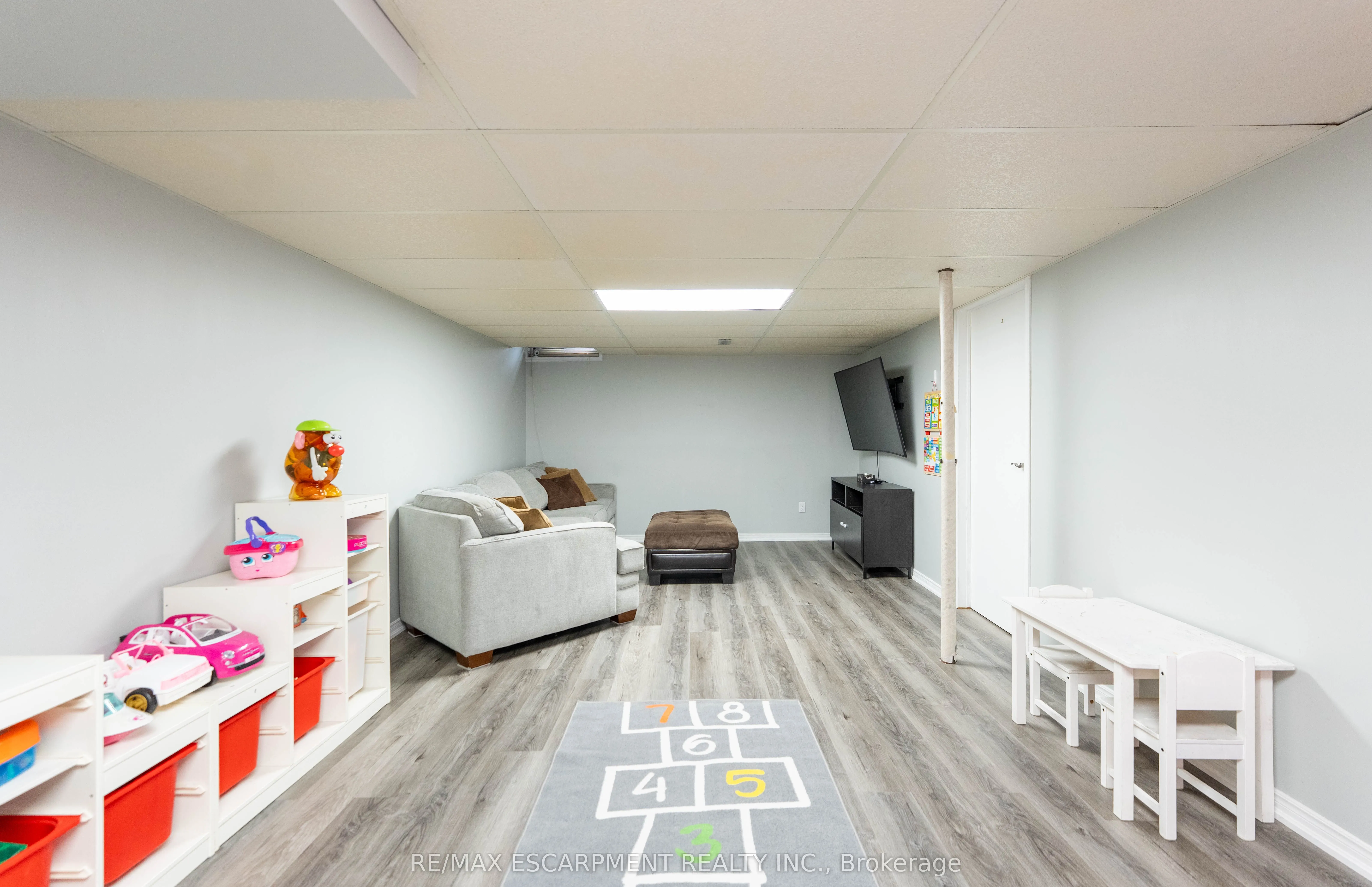 1 Royalwood Court, #55