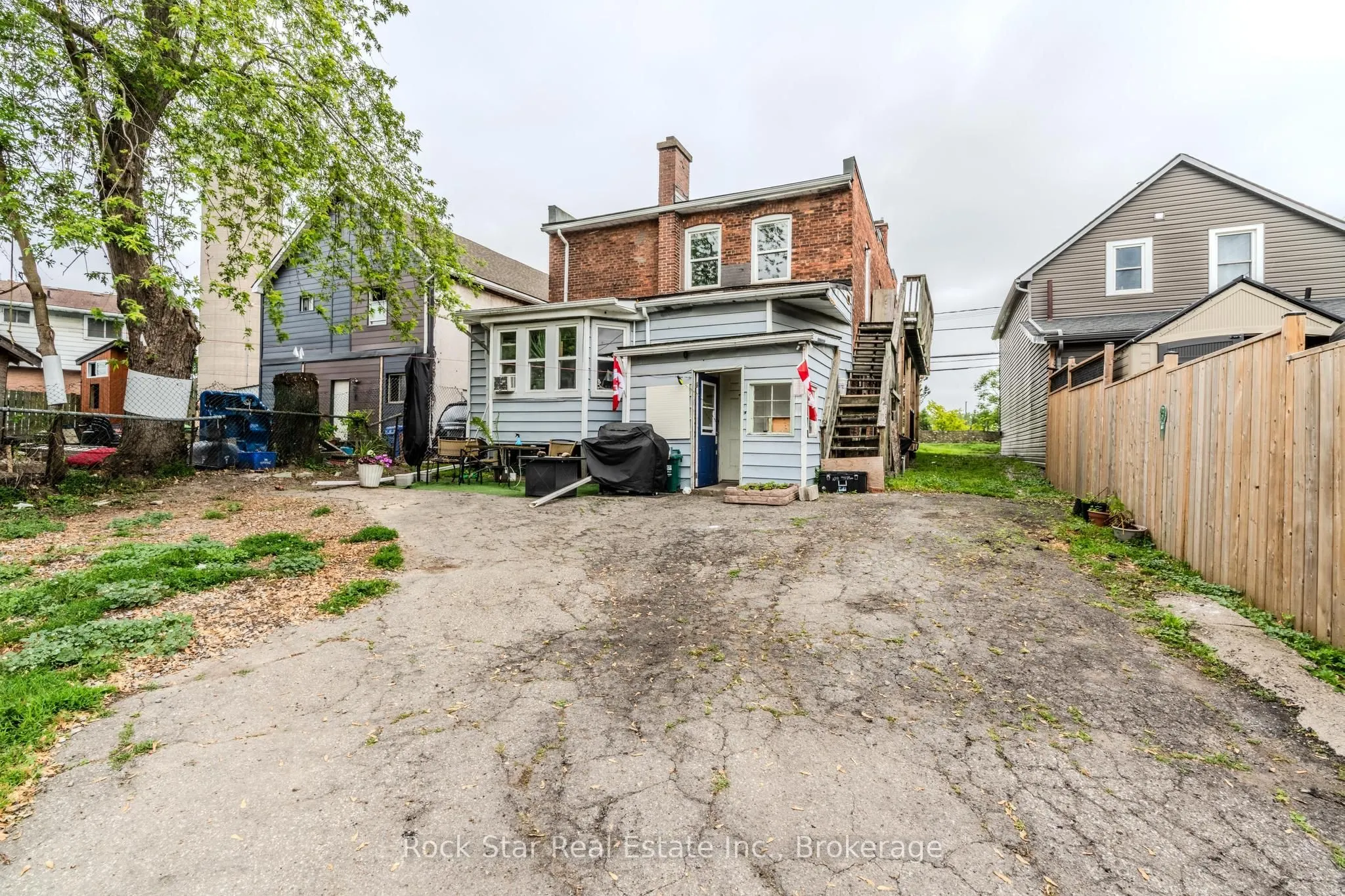 108 Niagara Falls Road