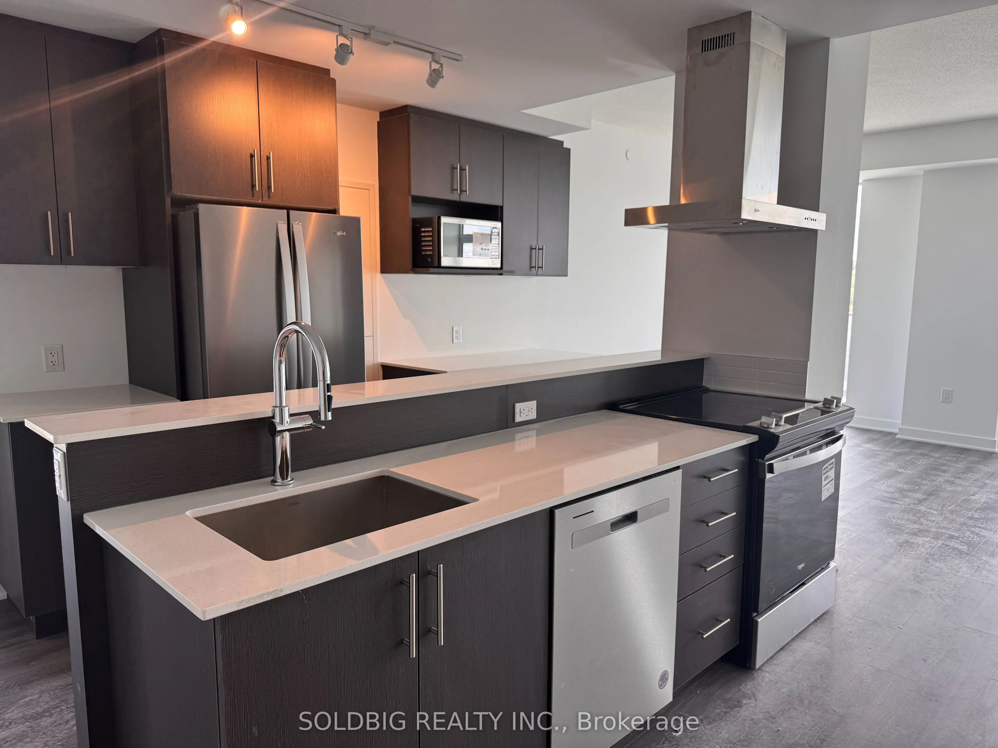 2872 Barton Street E, #917
