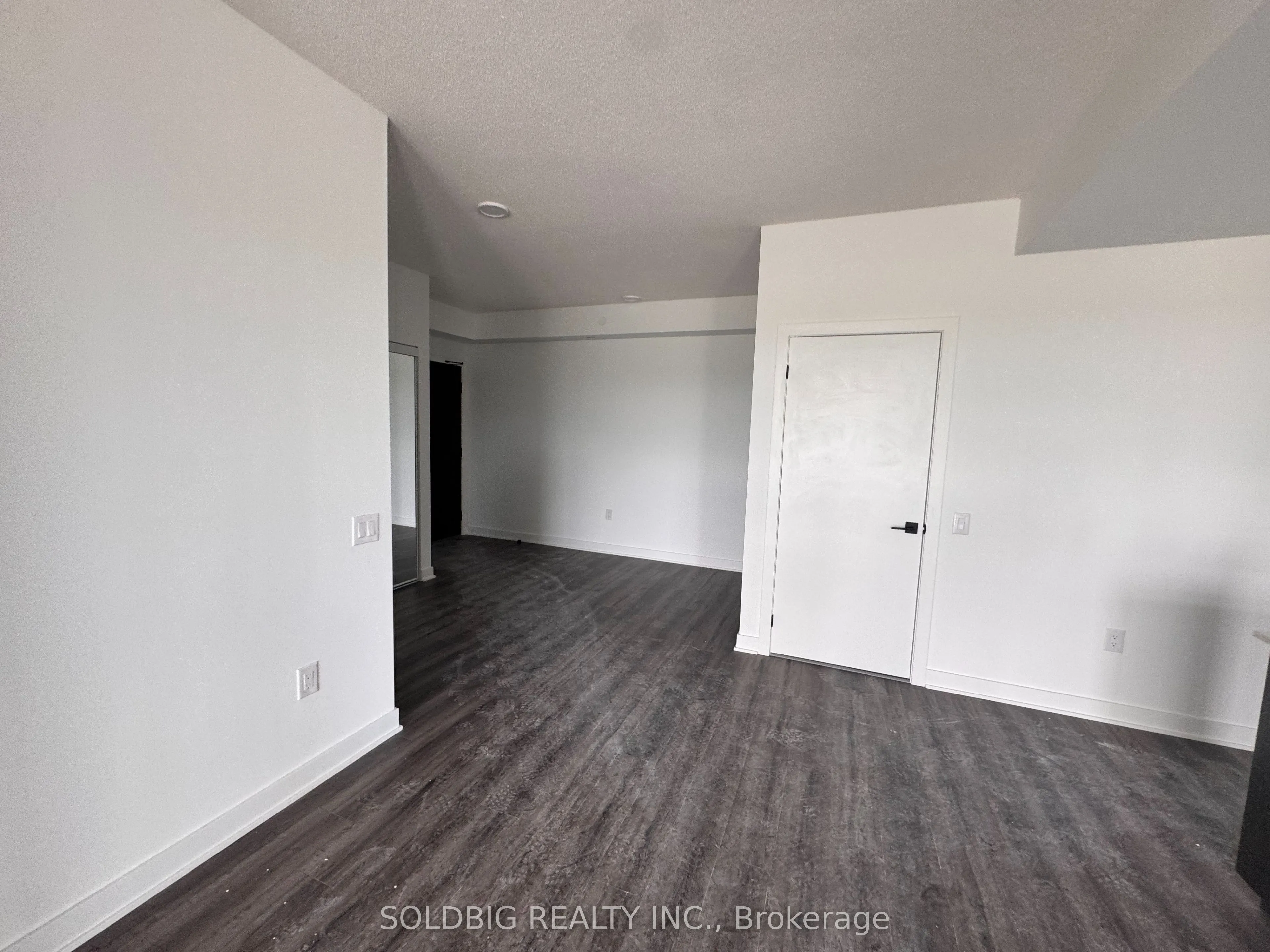 2872 Barton Street E, #917