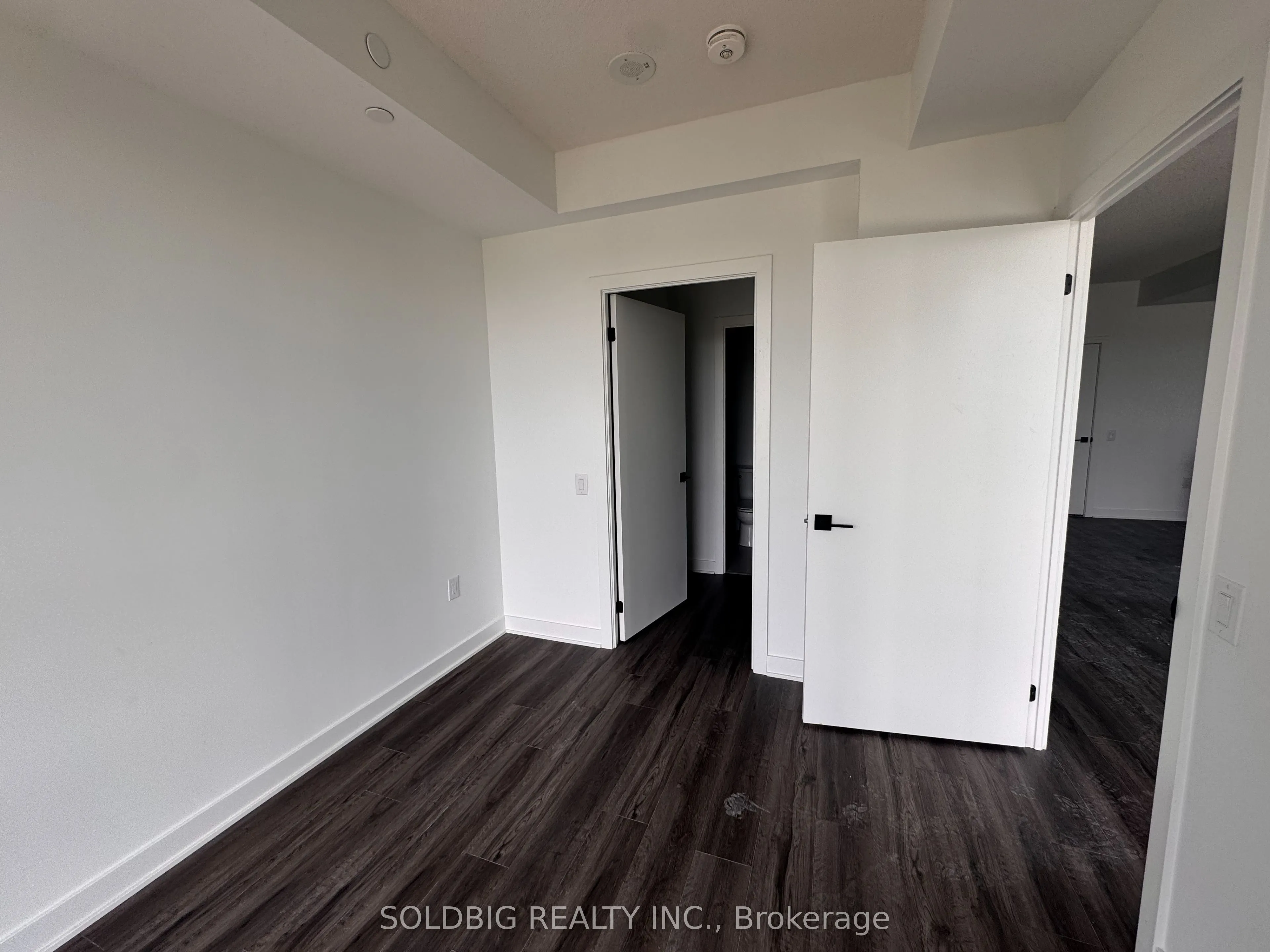 2872 Barton Street E, #917