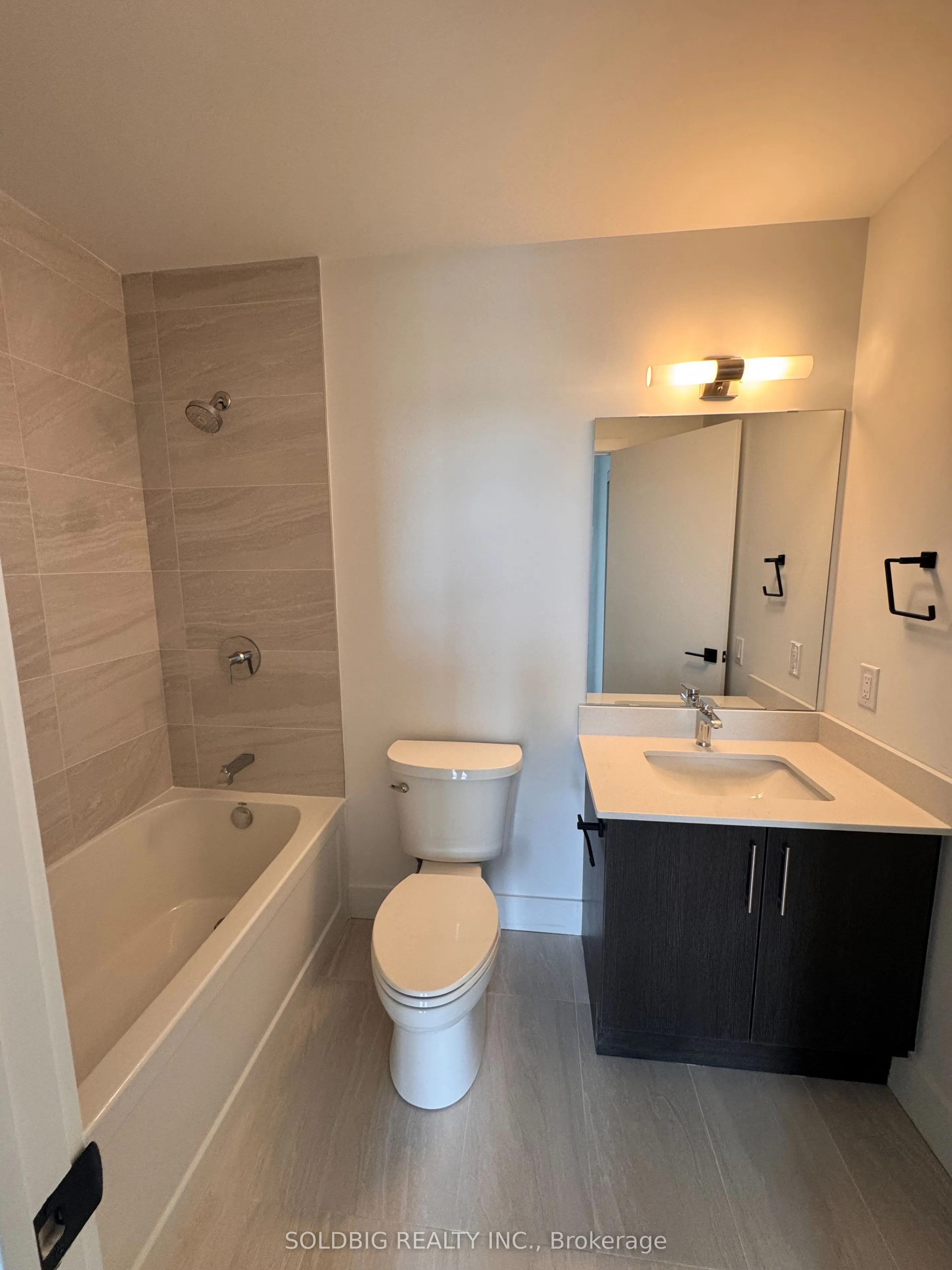 2872 Barton Street E, #917
