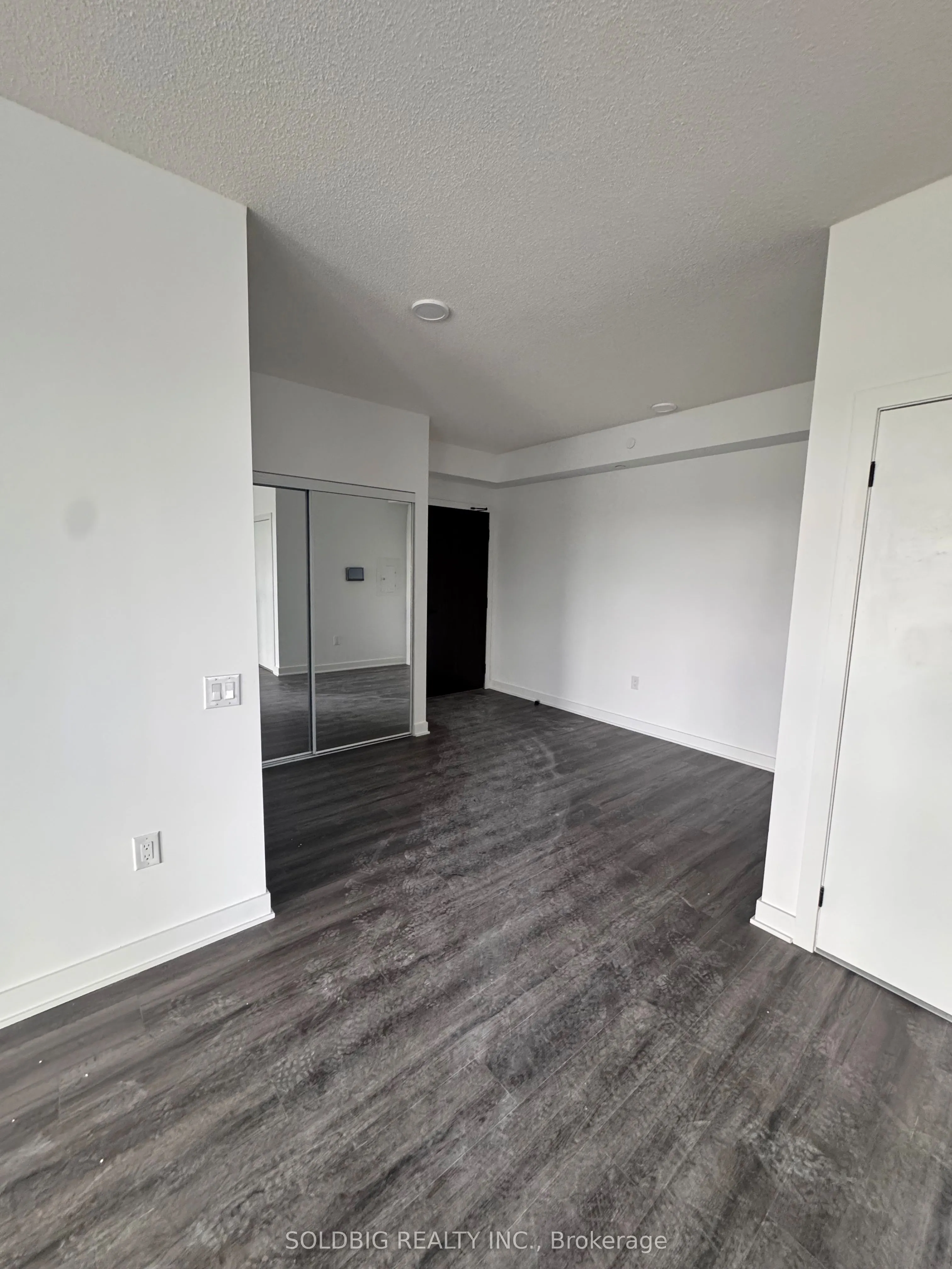 2872 Barton Street E, #917