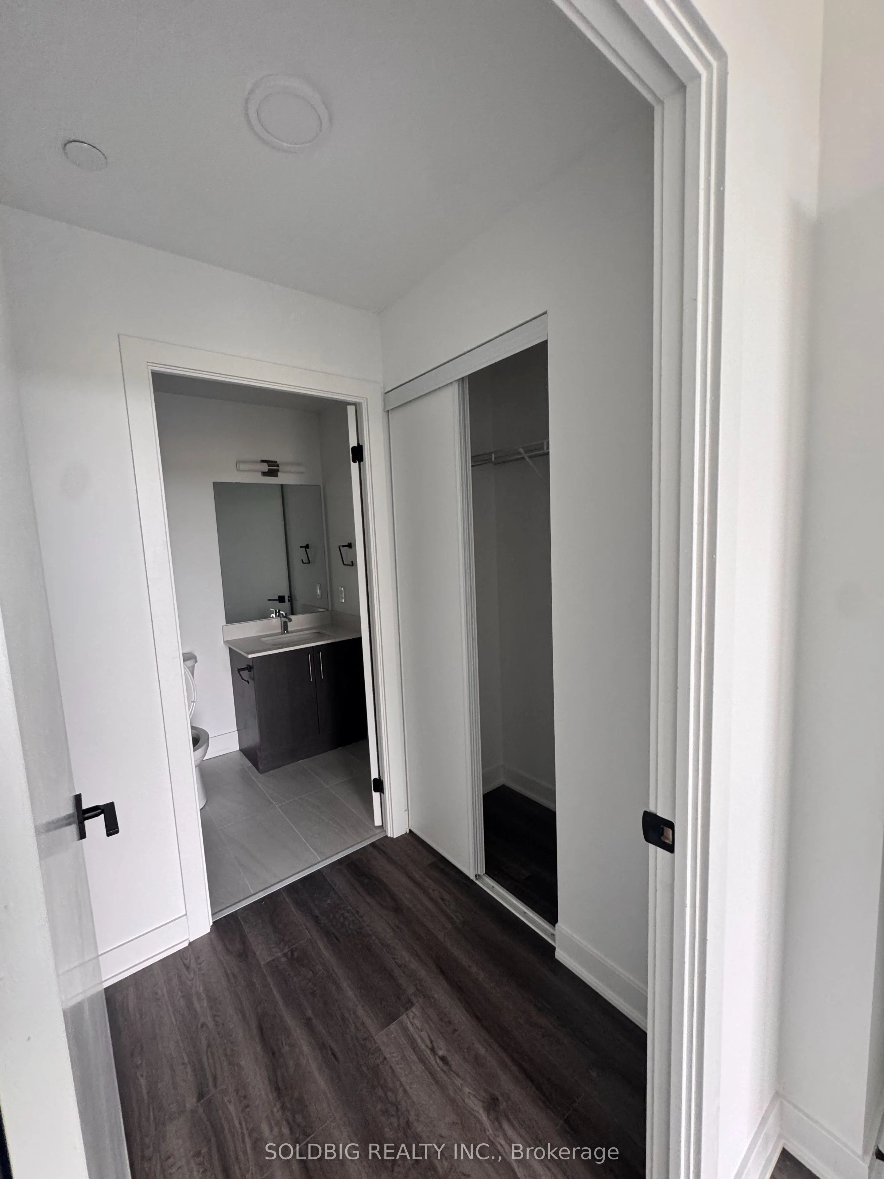 2872 Barton Street E, #917