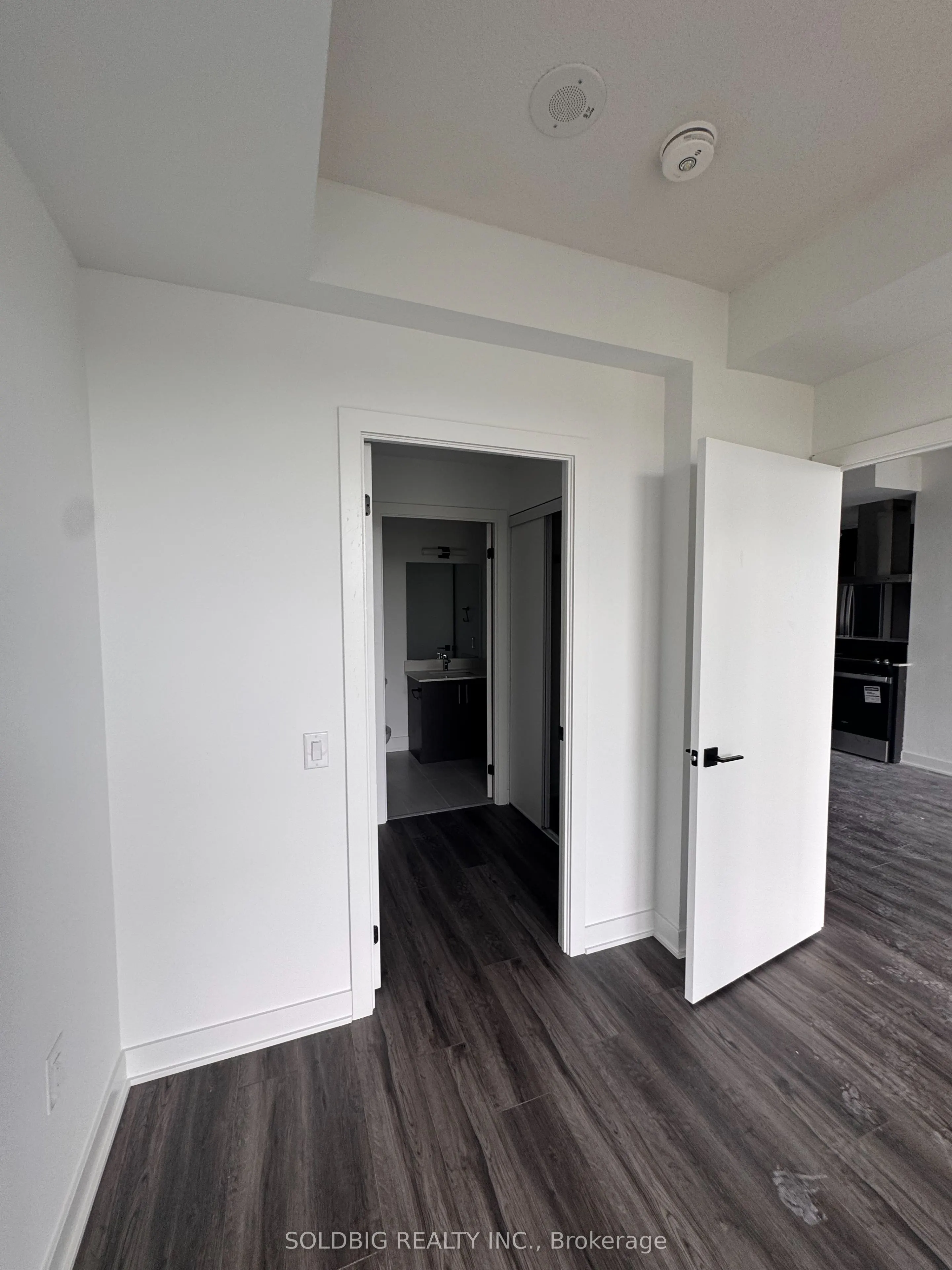 2872 Barton Street E, #917