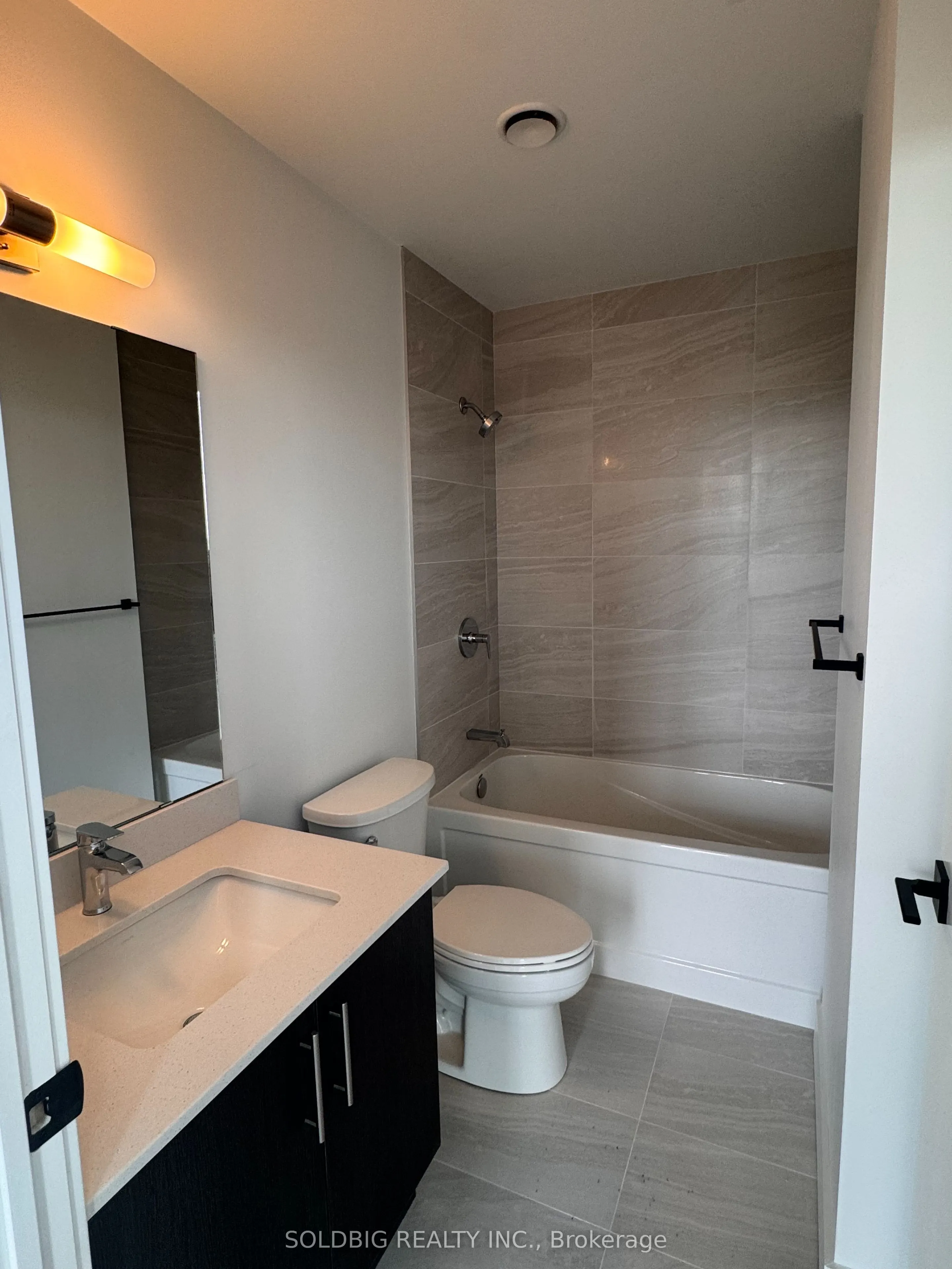 2872 Barton Street E, #917