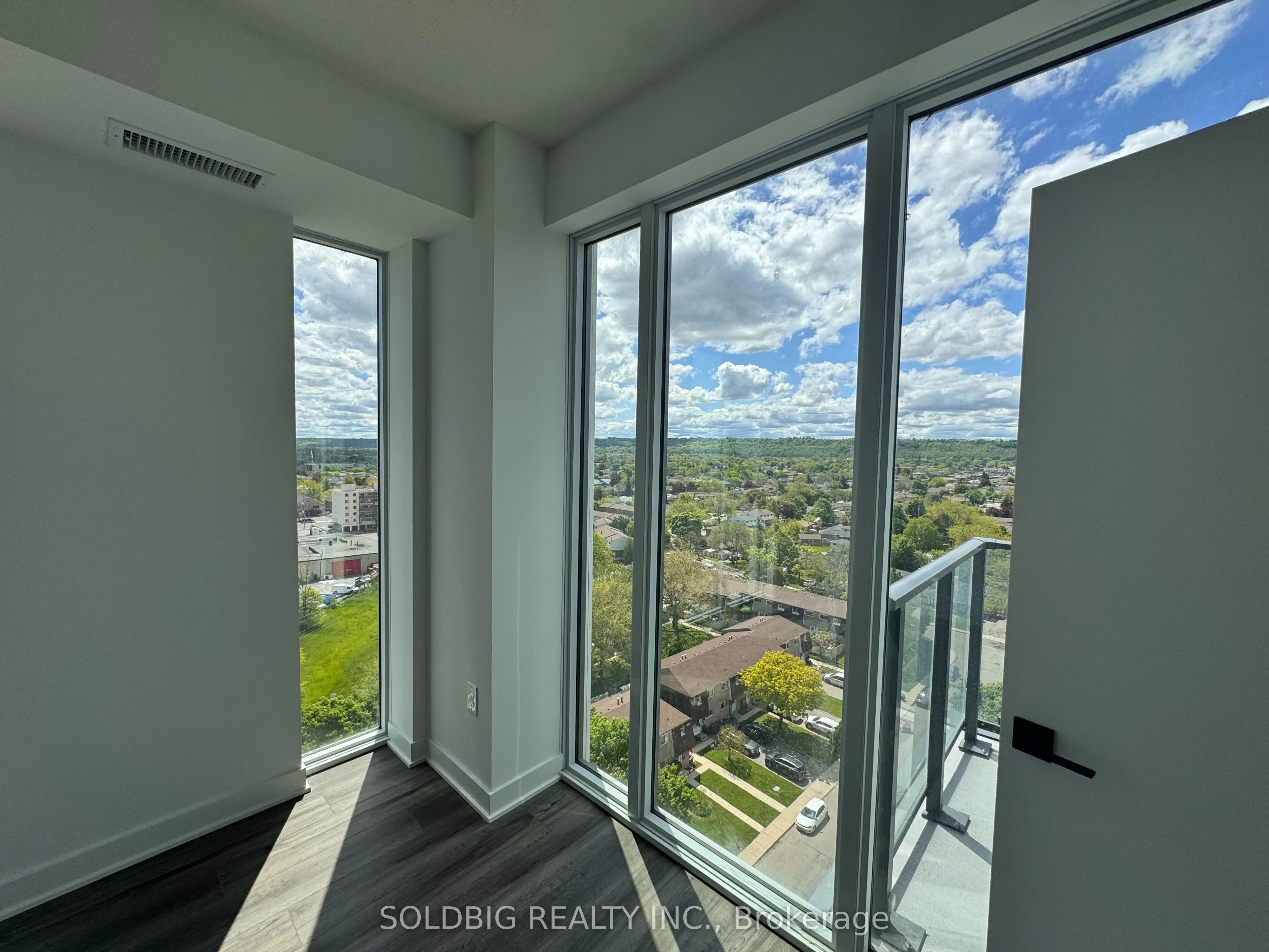 2872 Barton Street E, #917