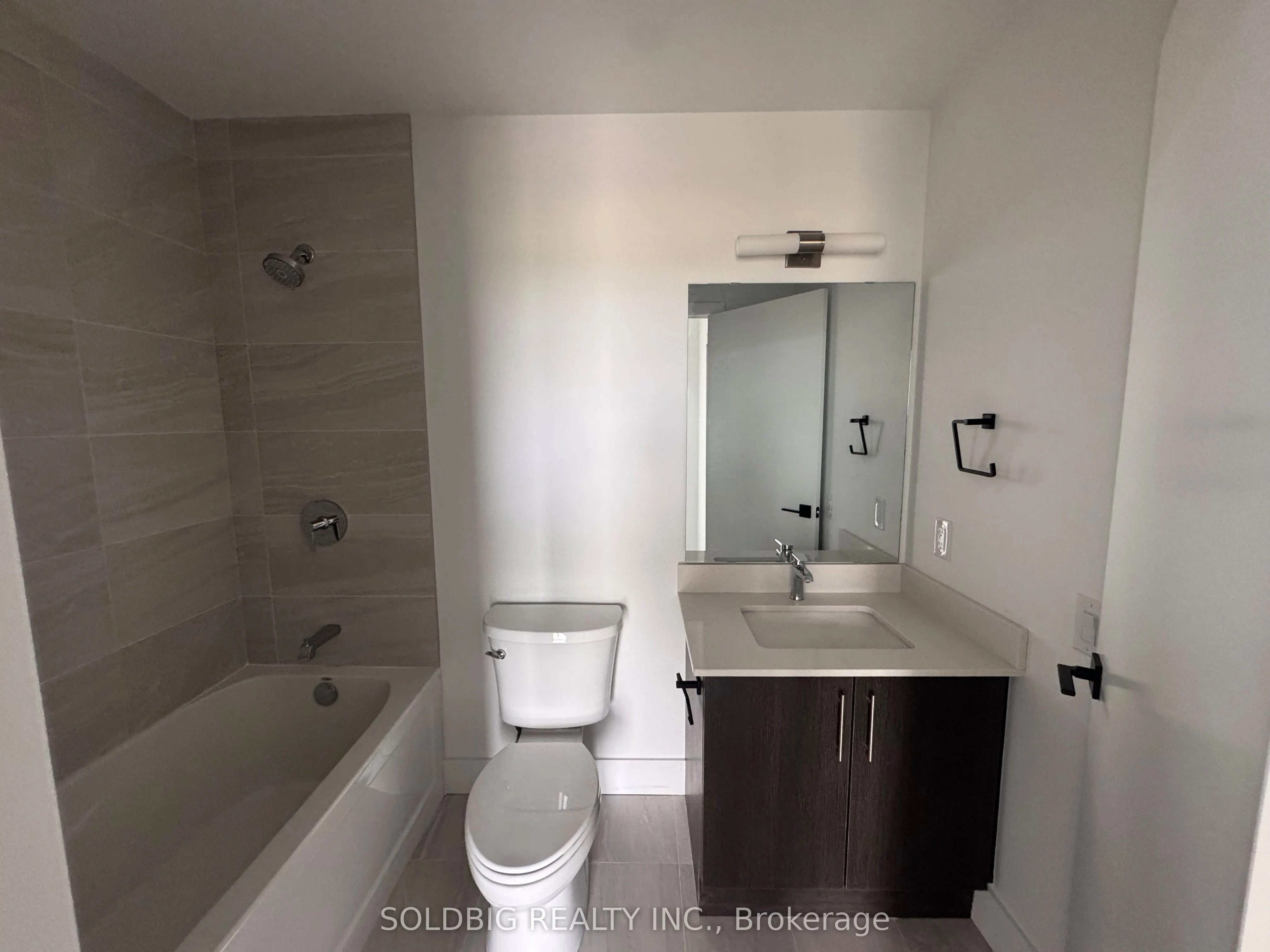 2872 Barton Street E, #917
