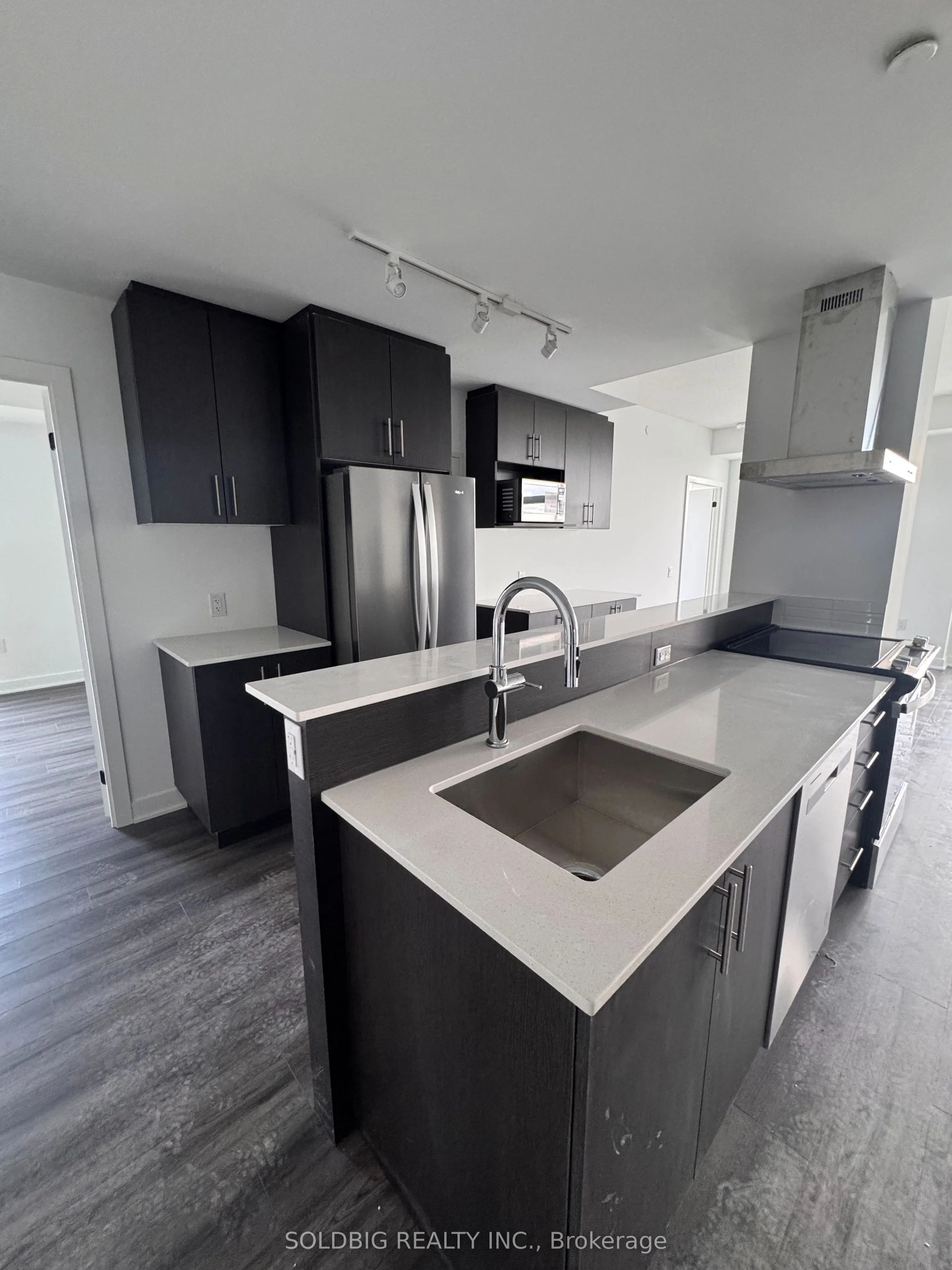 2872 Barton Street E, #917