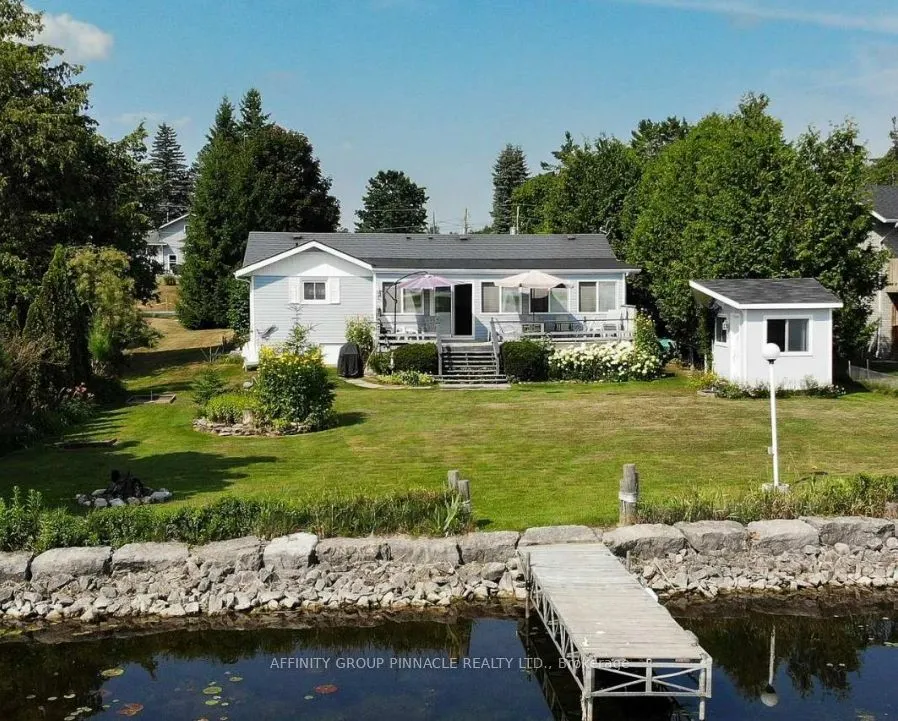 11 Lakeview Crescent