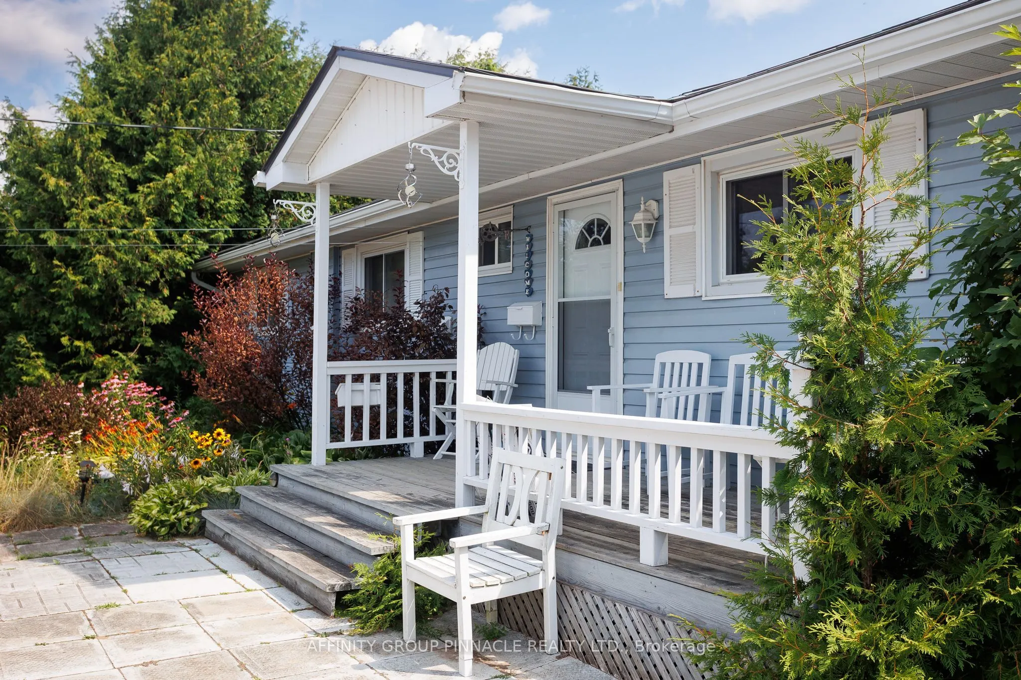 11 Lakeview Crescent