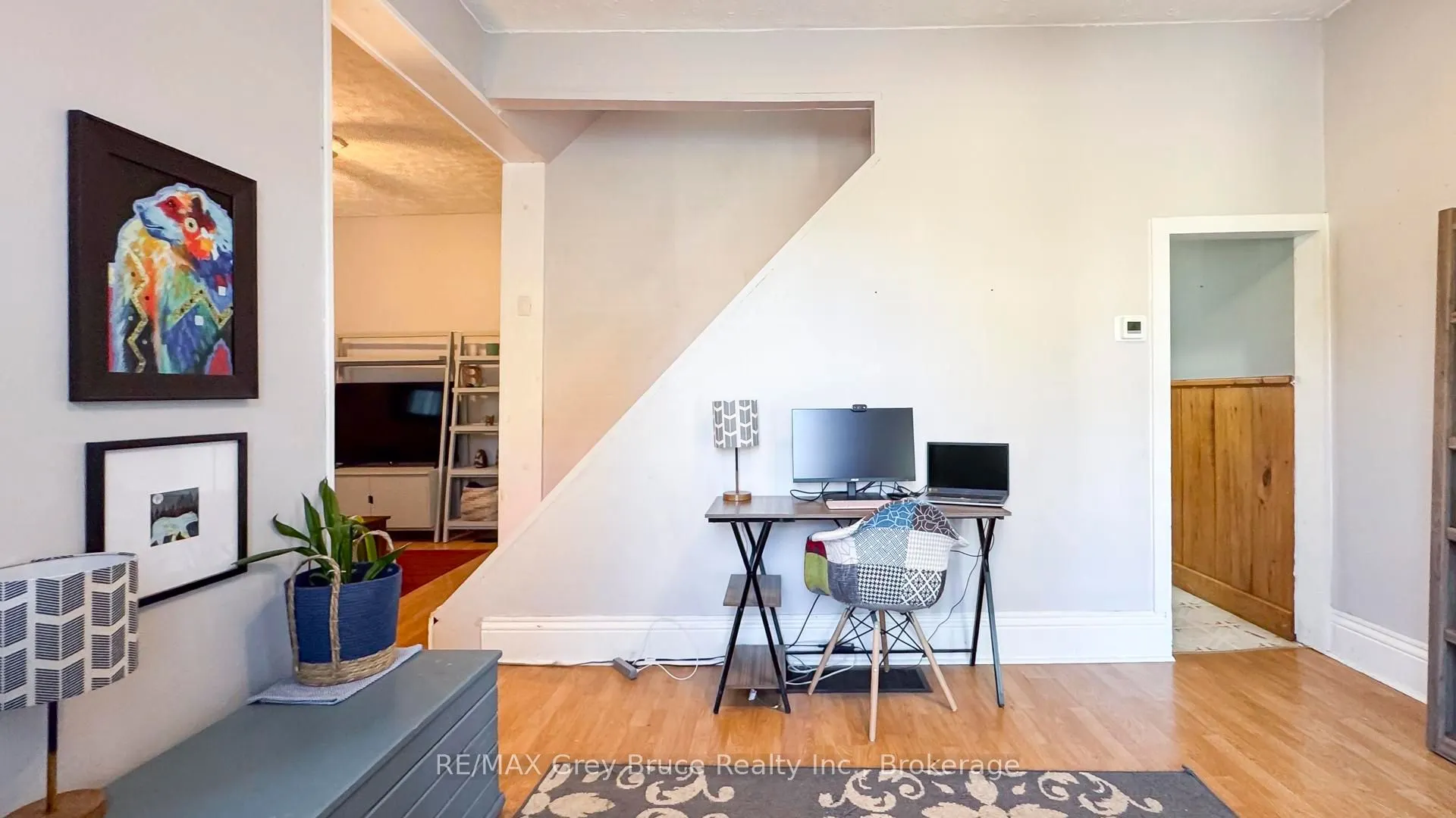 891 6th Avenue W