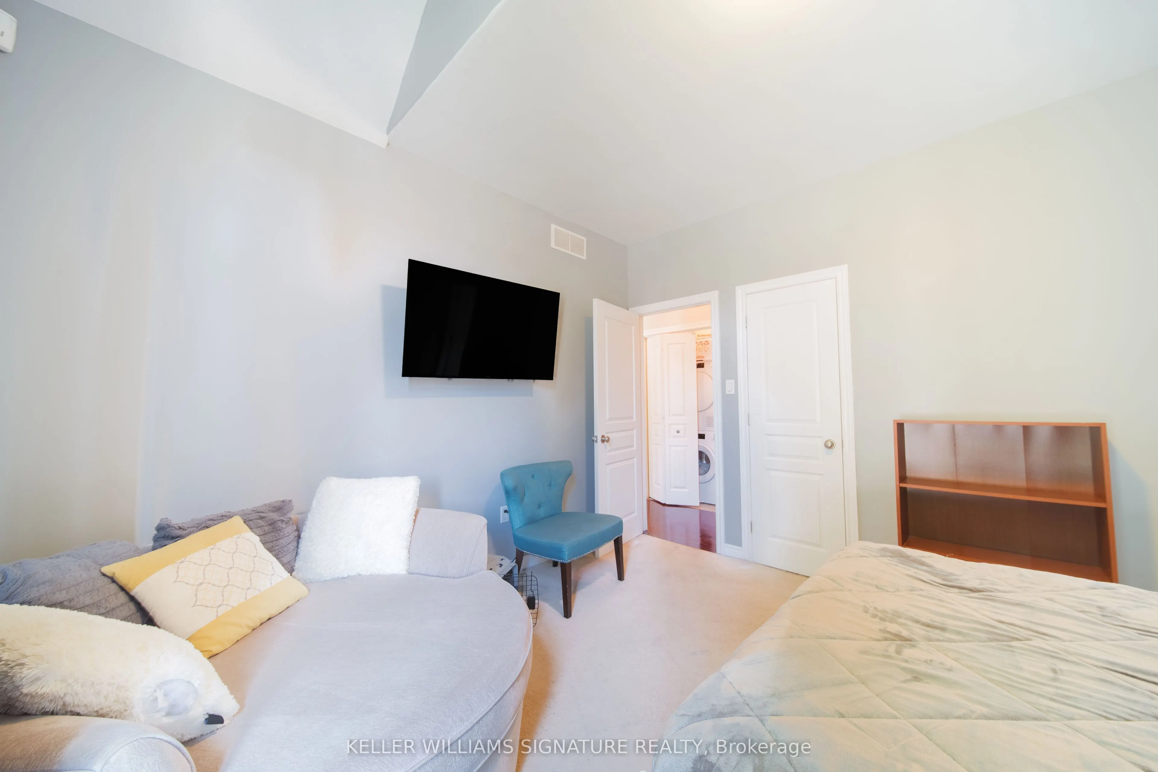 31 Book Road, #17