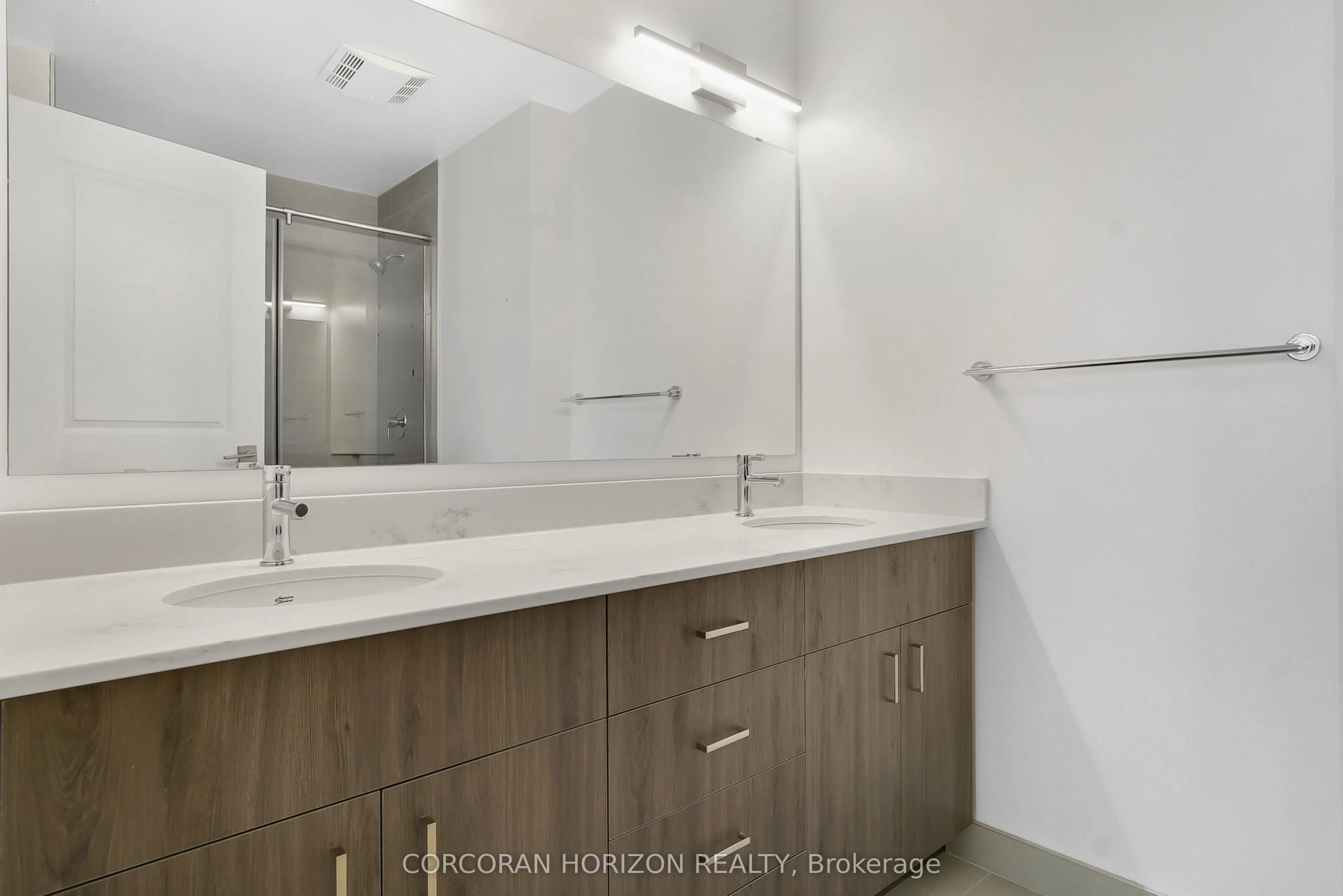 15 Glebe Street, #710
