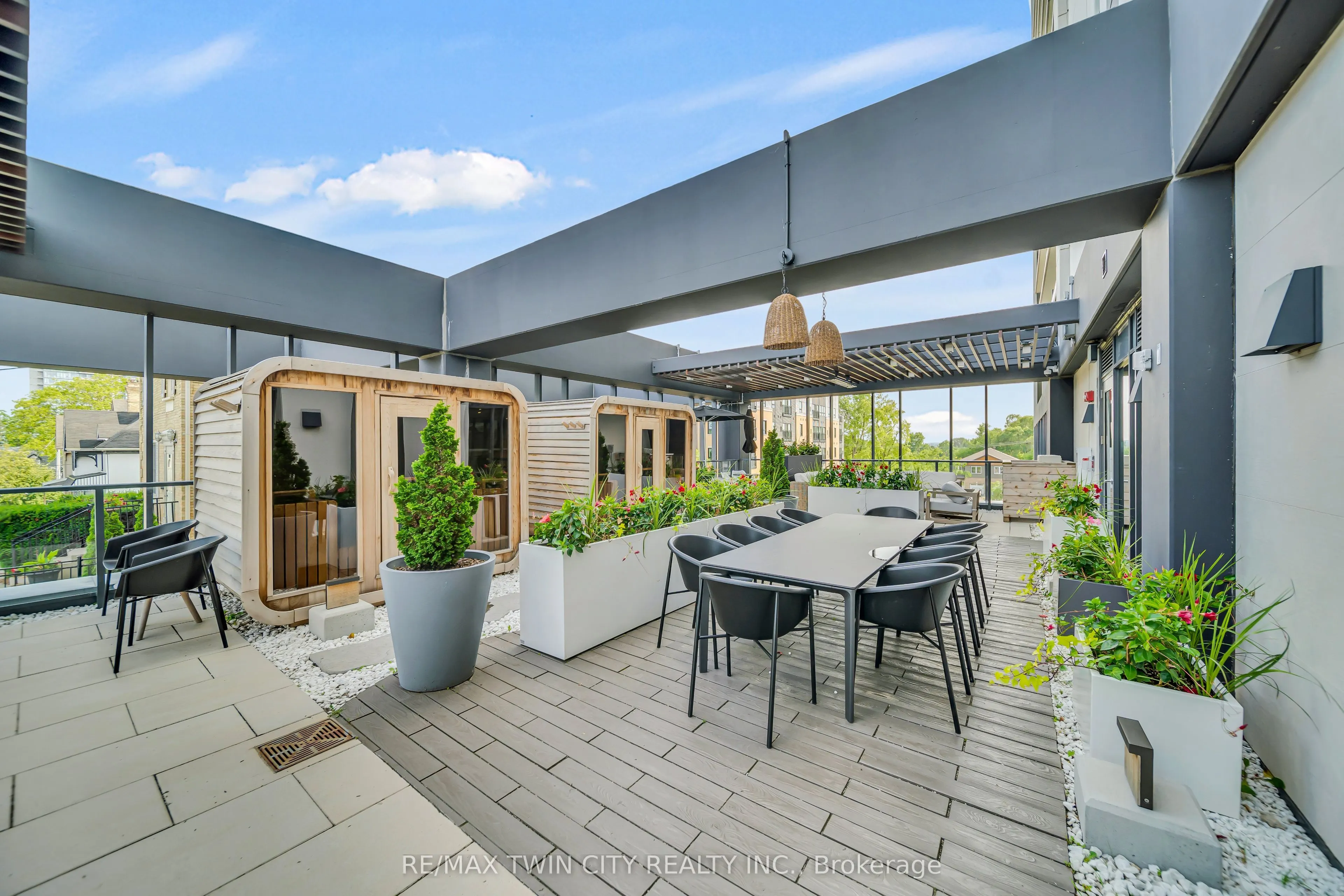 741 King Street W, #906