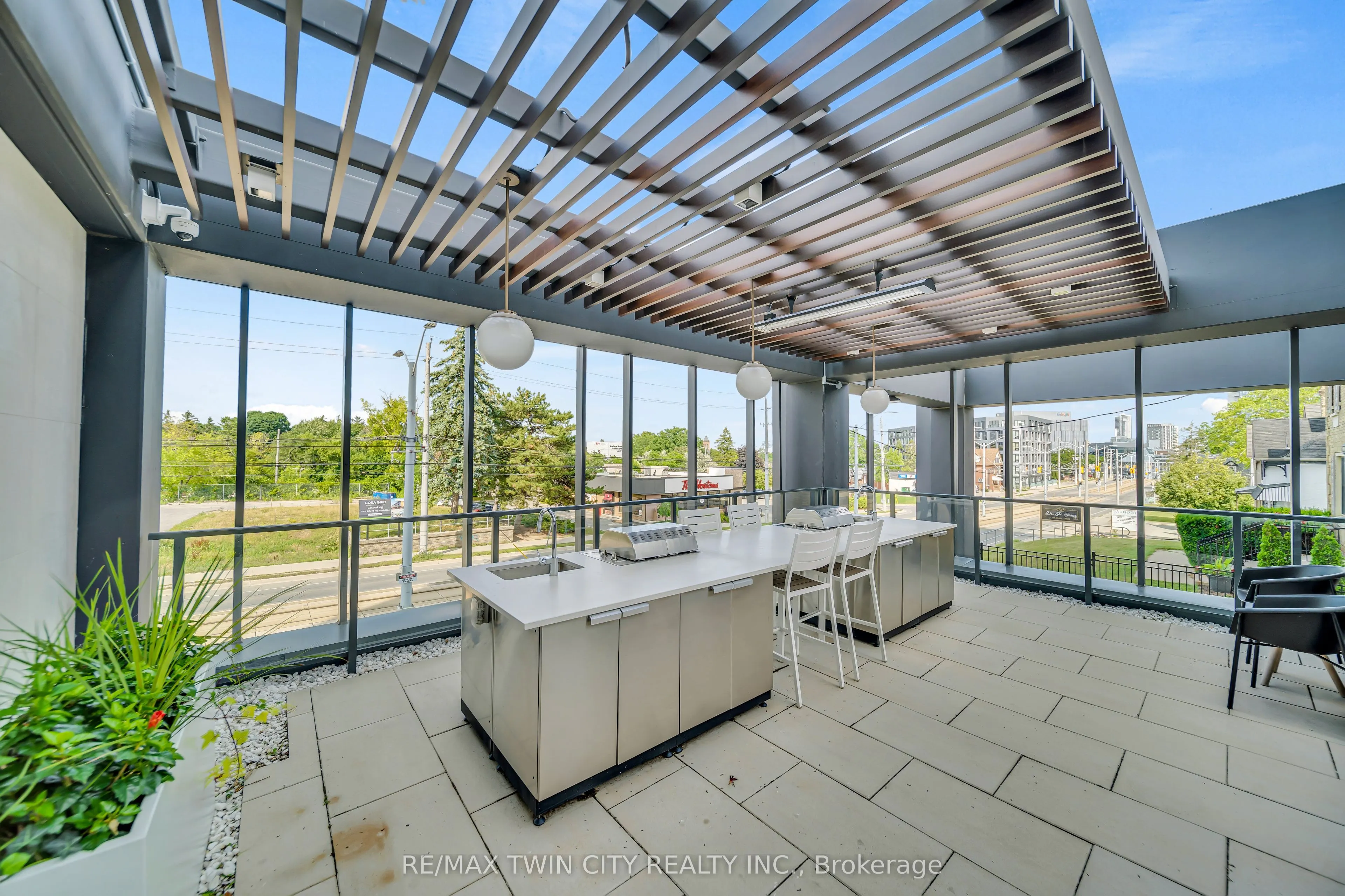741 King Street W, #906