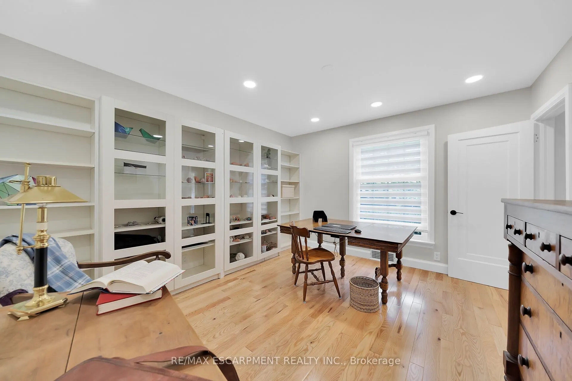 14 SIMCOE Boulevard