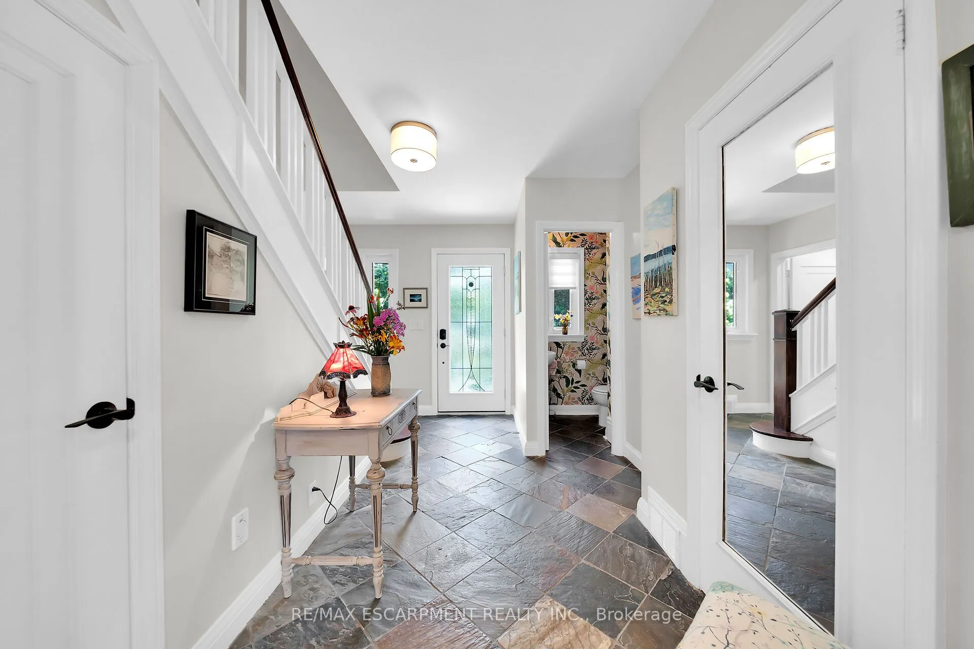 14 SIMCOE Boulevard