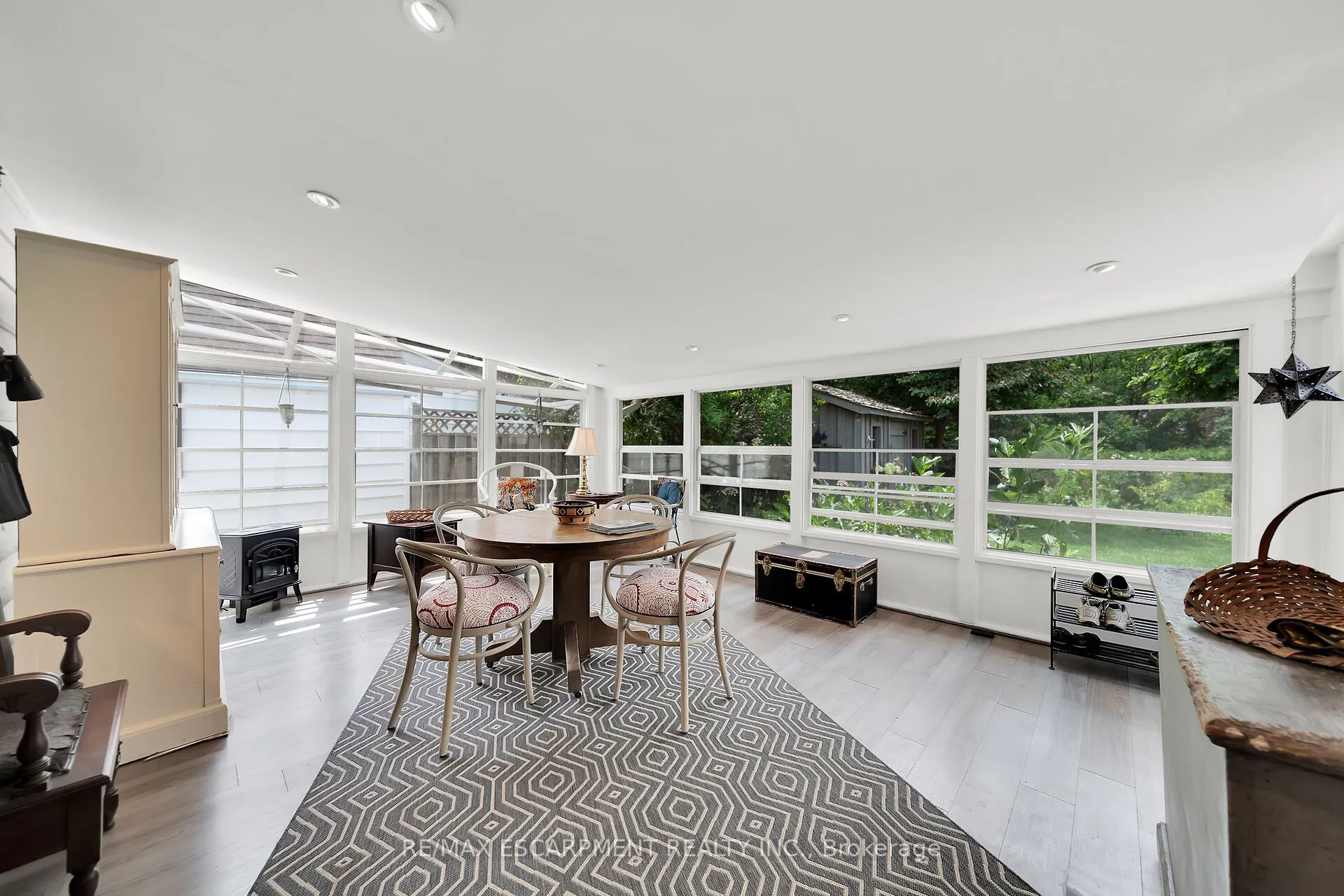 14 SIMCOE Boulevard