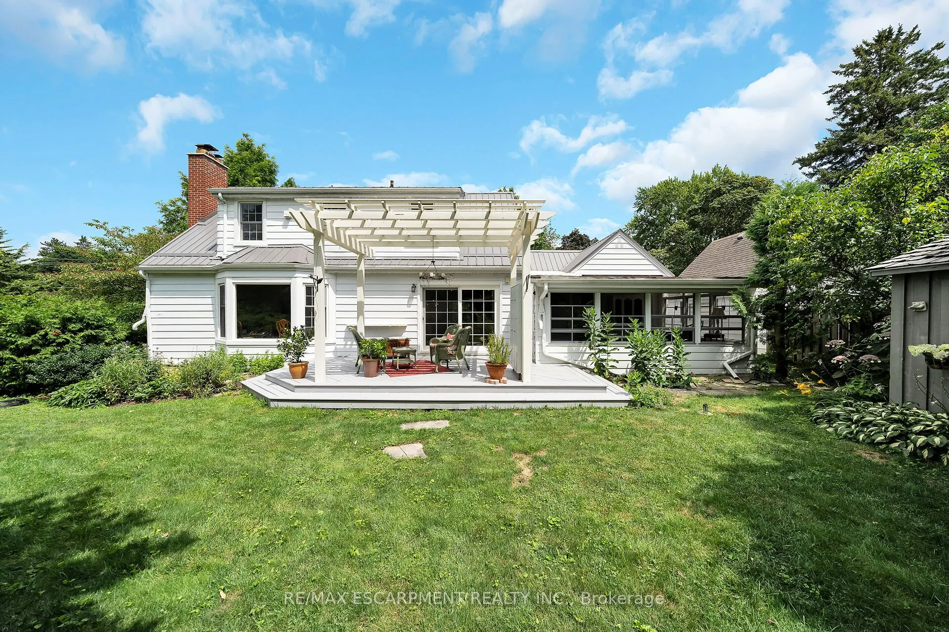 14 SIMCOE Boulevard