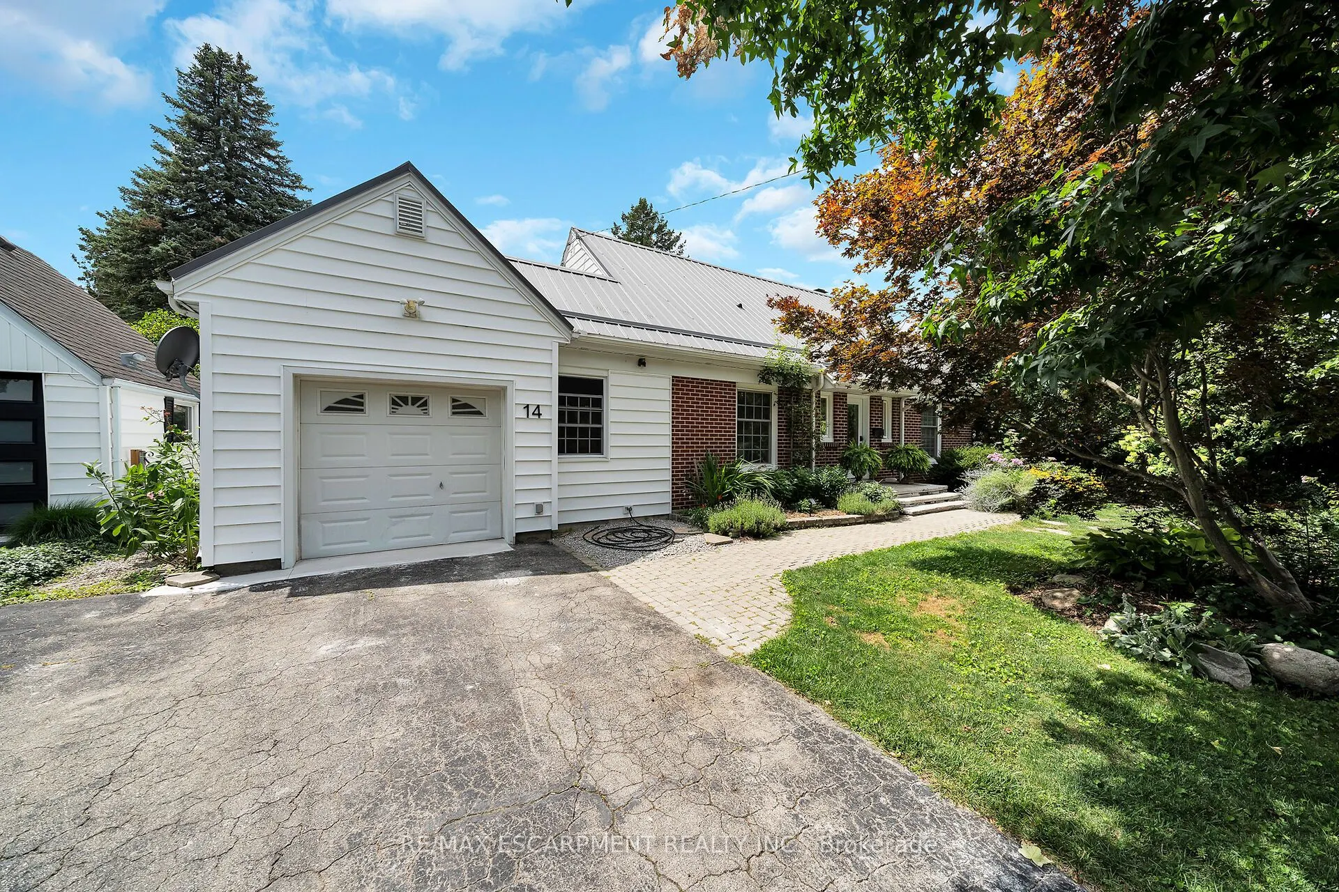 14 SIMCOE Boulevard