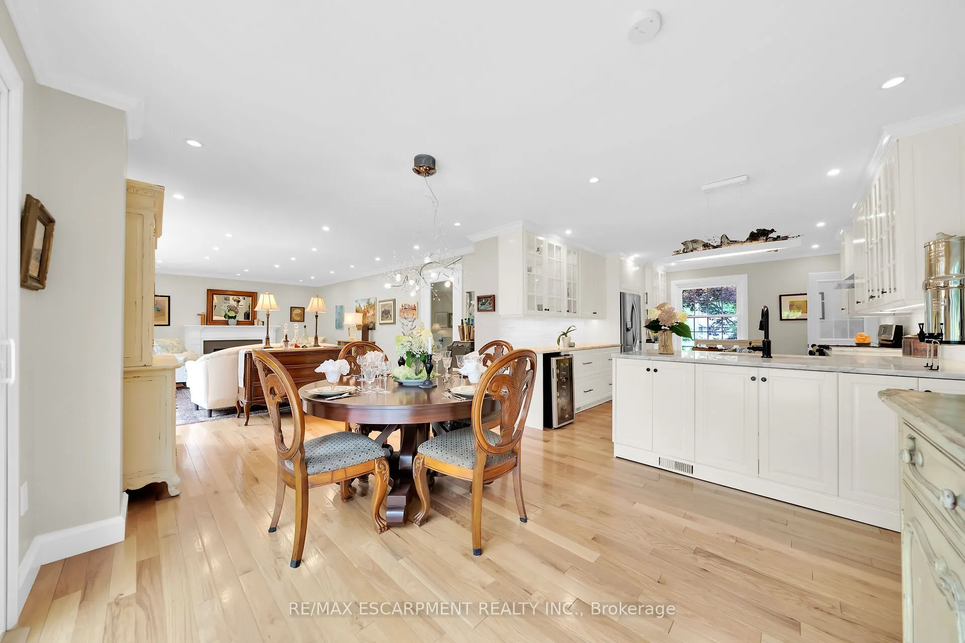 14 SIMCOE Boulevard