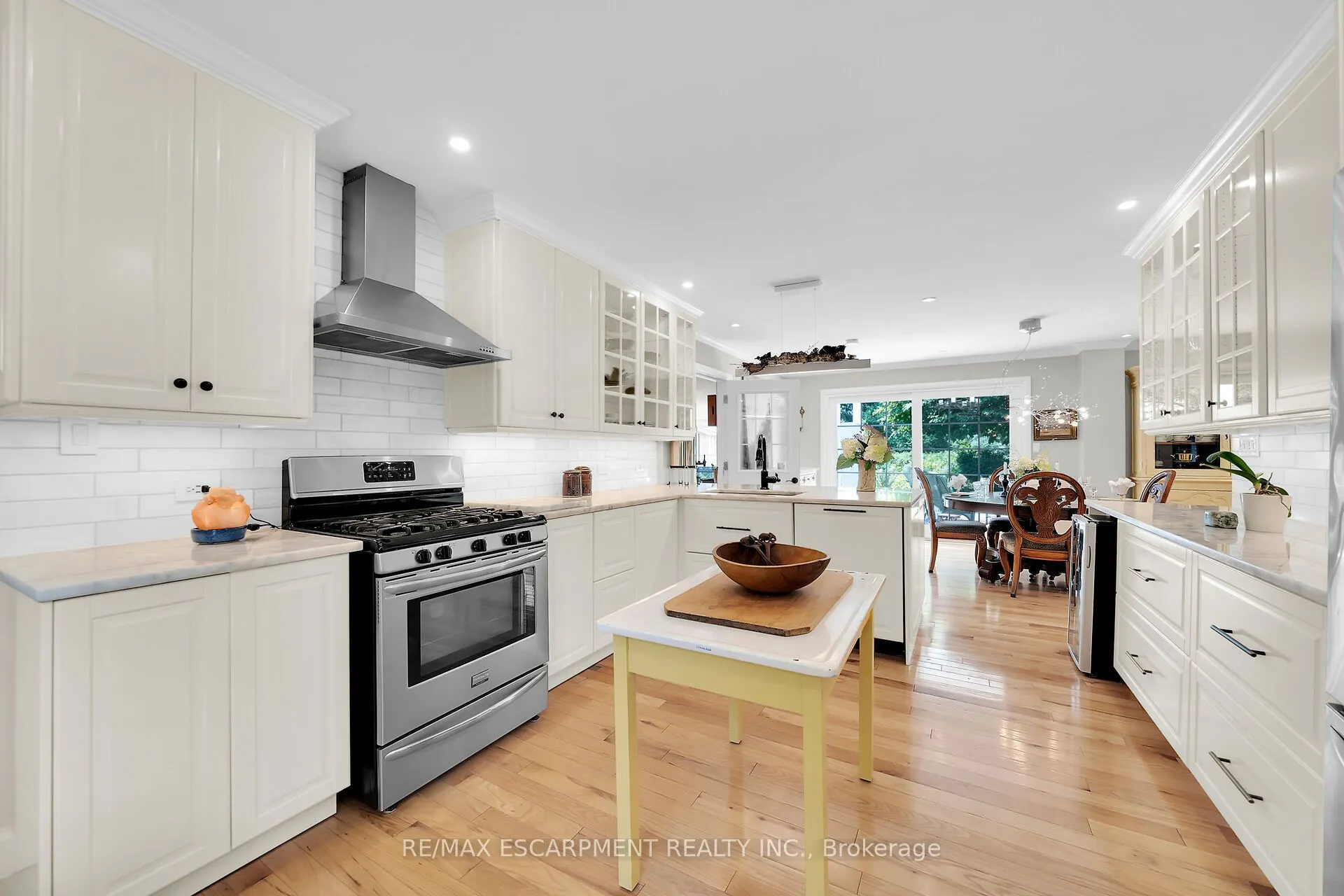 14 SIMCOE Boulevard